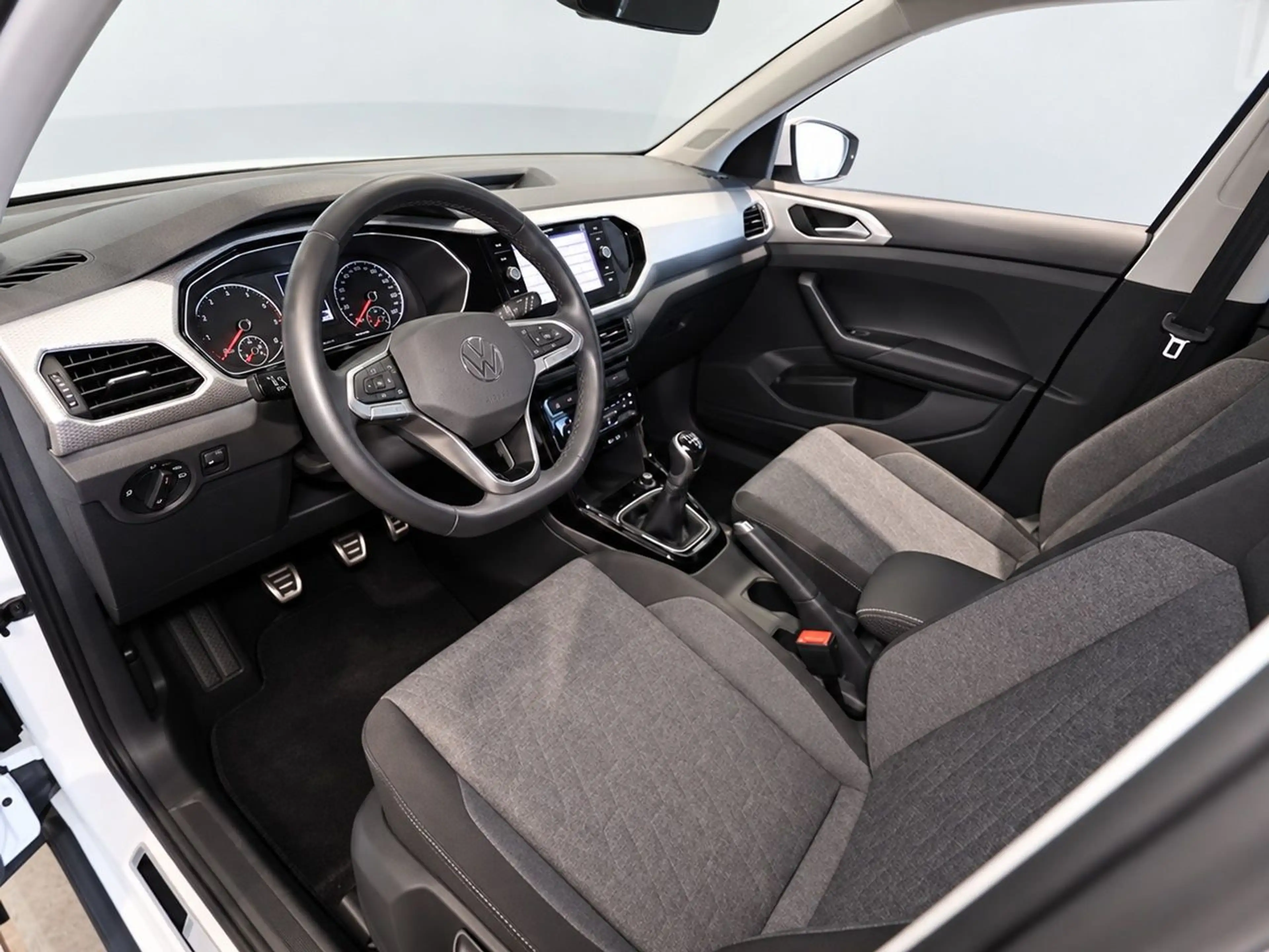 Volkswagen T-Cross 1.0 TSI Move Navi Kamera Sitzheizung — photo 8
