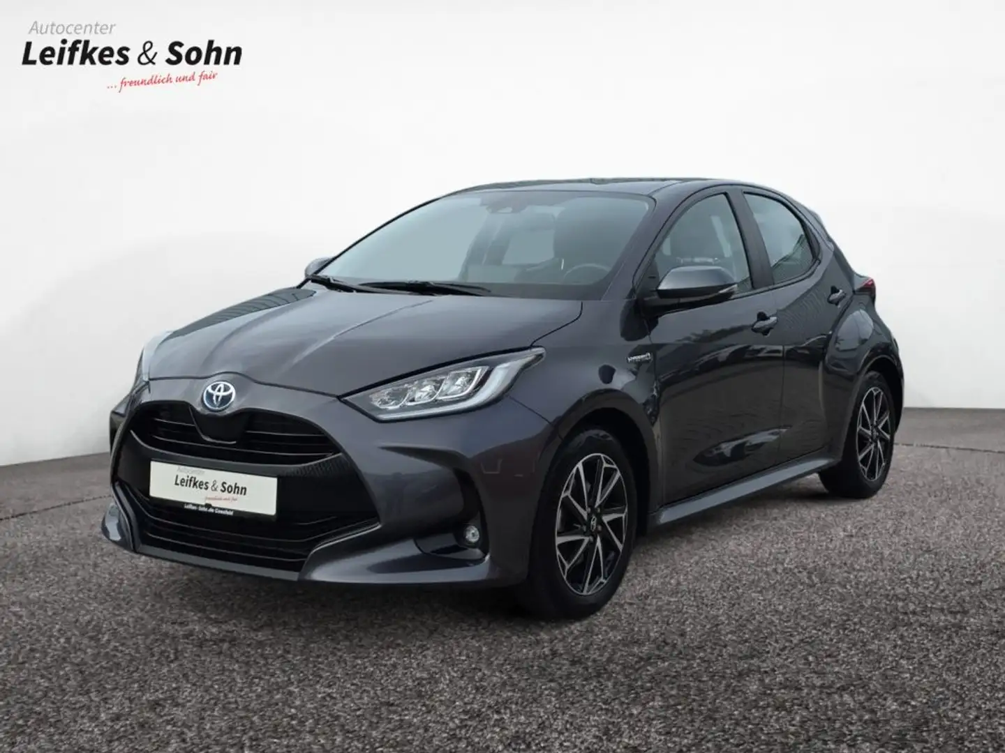 Toyota Yaris Hybrid 1.5  Club Gris - 1
