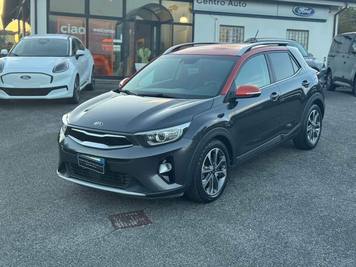 Kia Stonic Stonic 1.6 crdi Energy 110cv Gris - 2