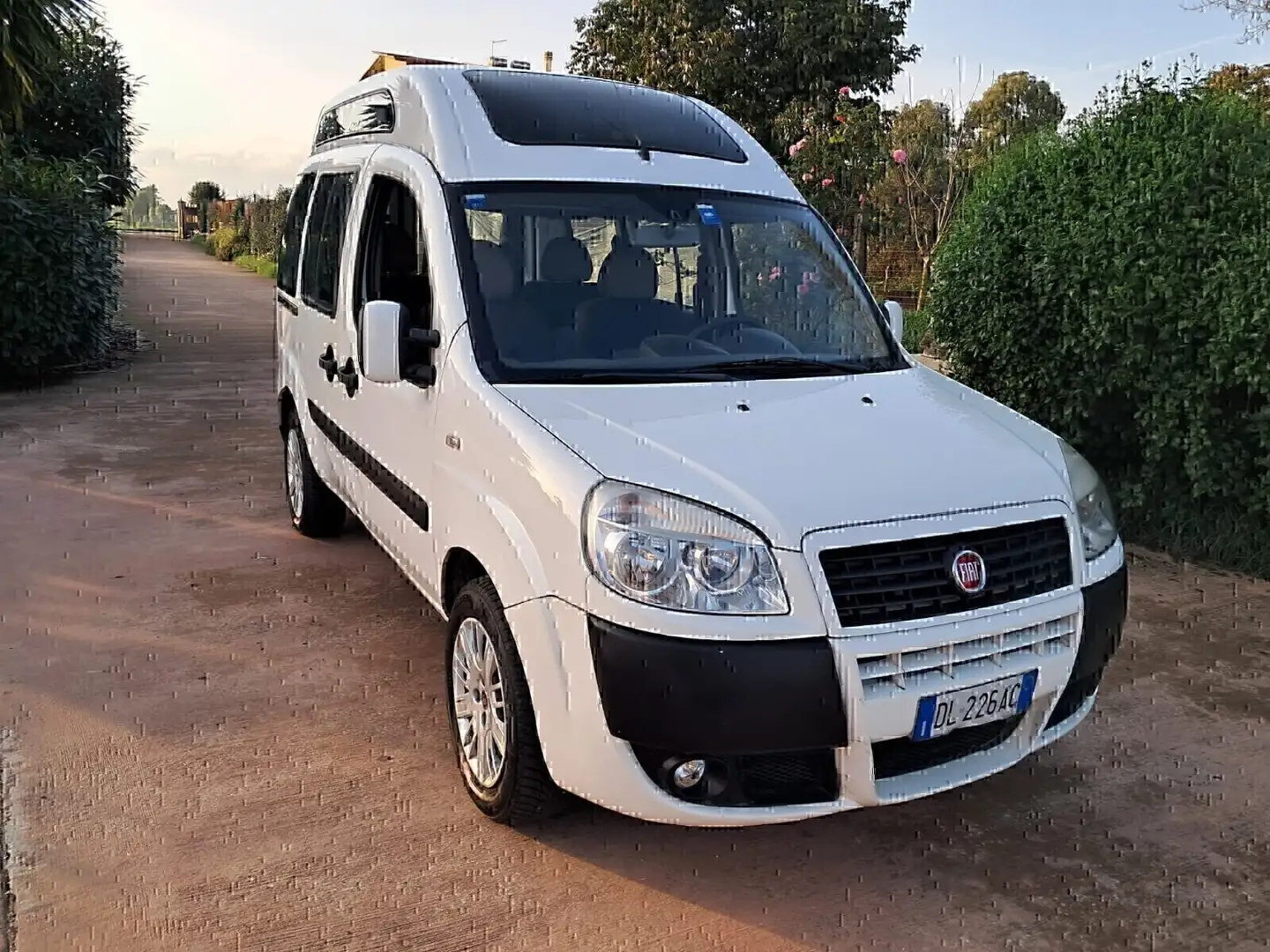 Fiat Doblo Doblò 1.3 TETTO ALTO TRASPORTO DISABILI Biały - 2
