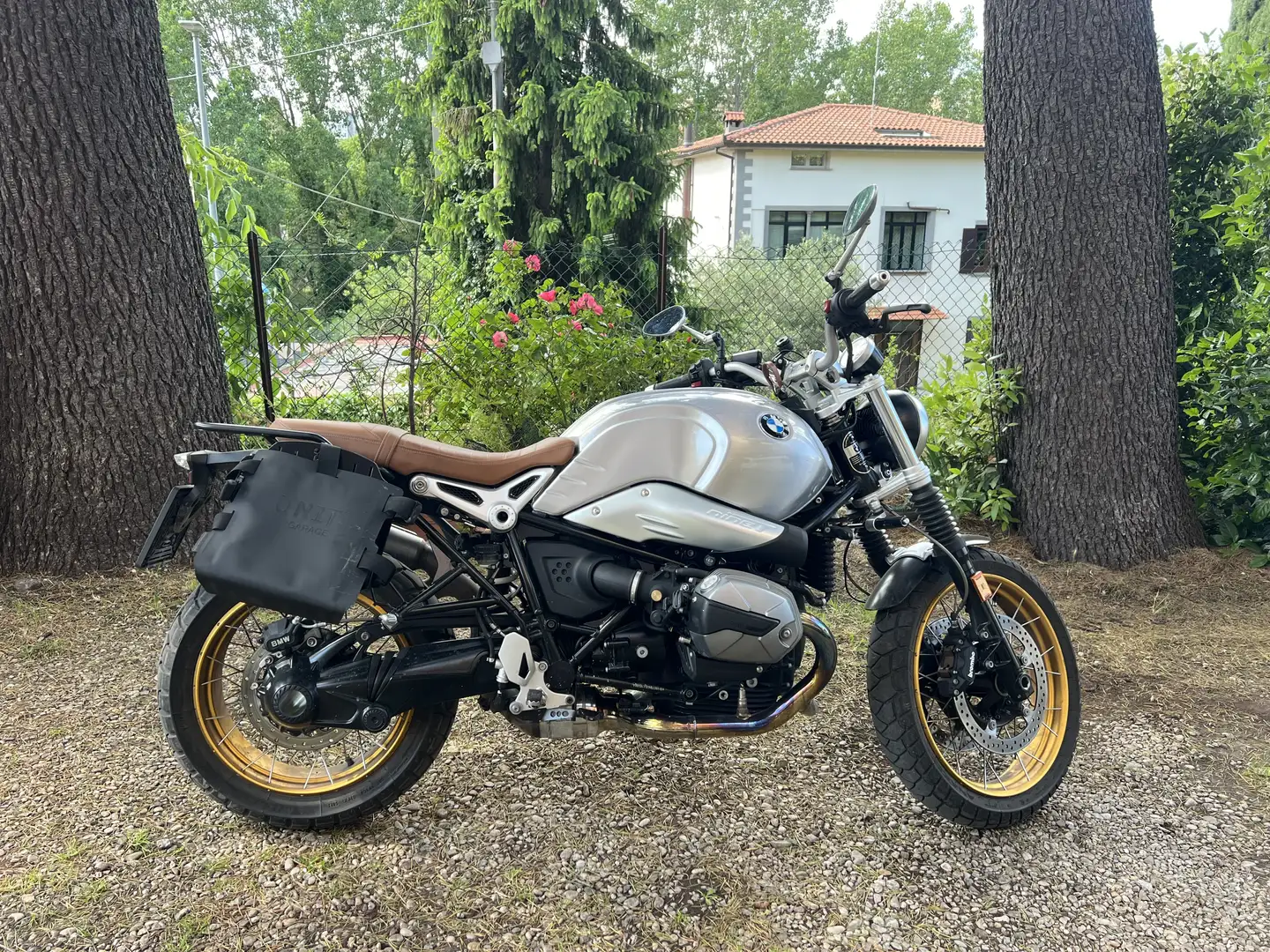 BMW R nineT scrambler - 2