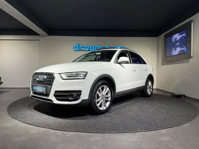 Audi Q3 view 12