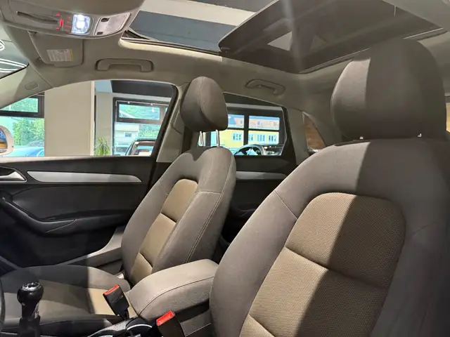 Audi Q3 view 24