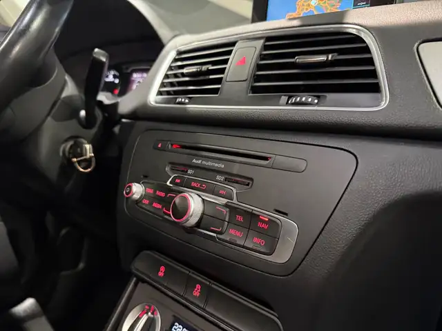 Audi Q3 view 28