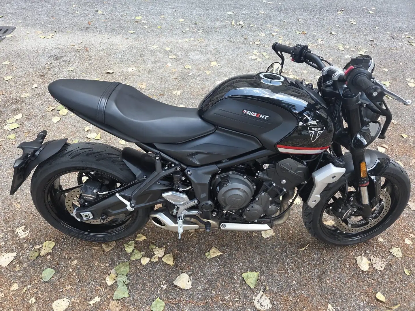 Triumph Trident 660 Nero - 1