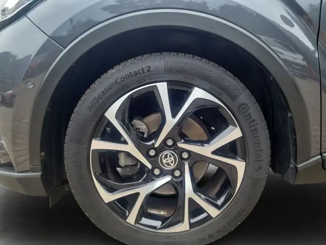 Toyota C-HR view 7
