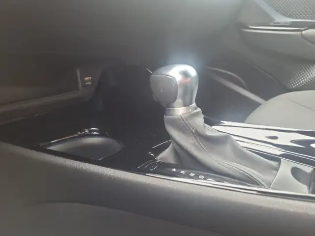 Toyota C-HR view 15