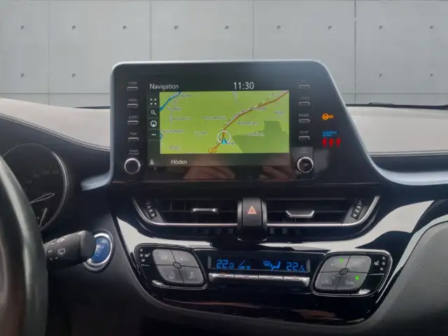 Toyota C-HR view 16