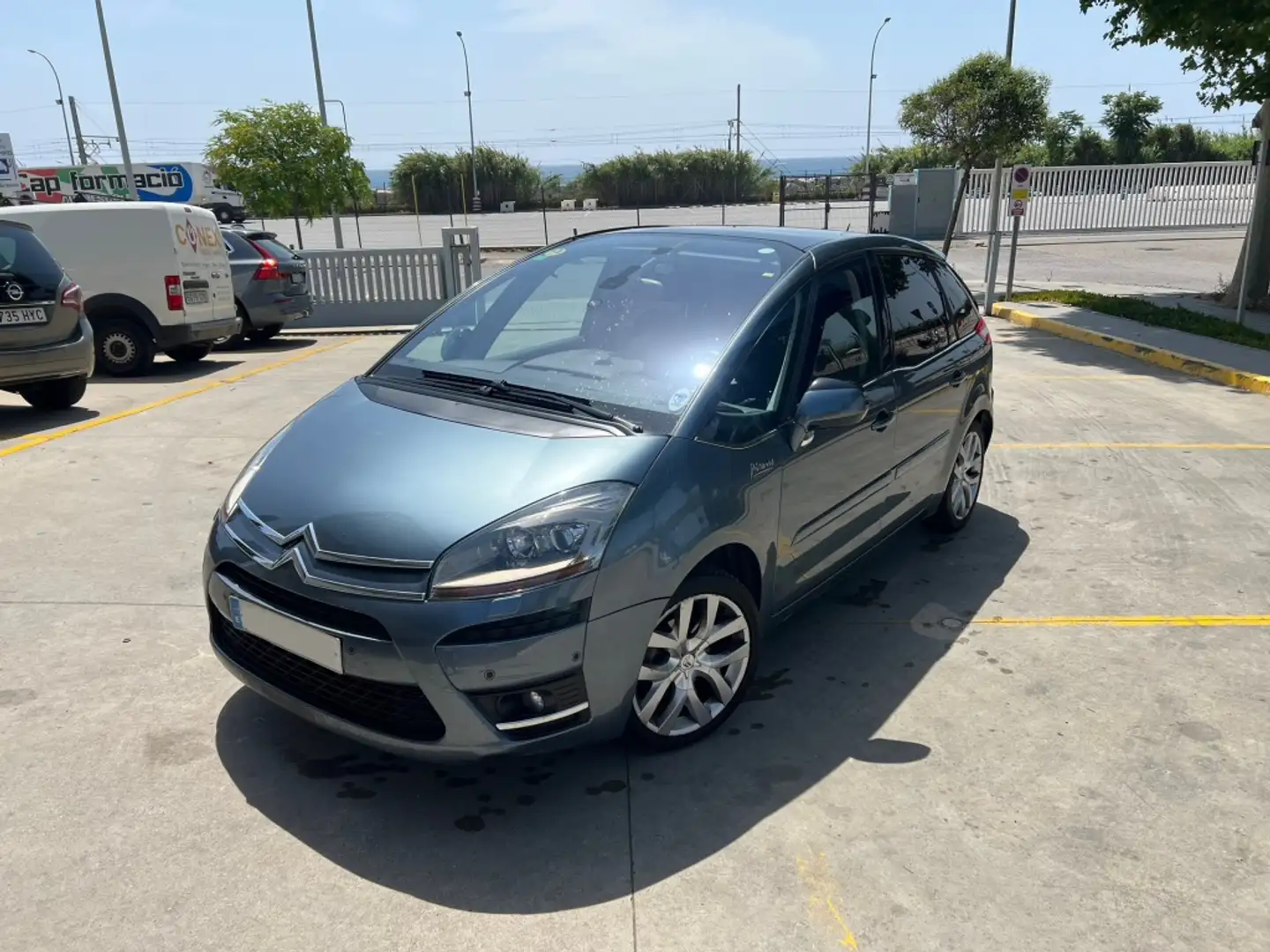 Citroen C4 1.6HDI Exclusive 110 Gris - 1