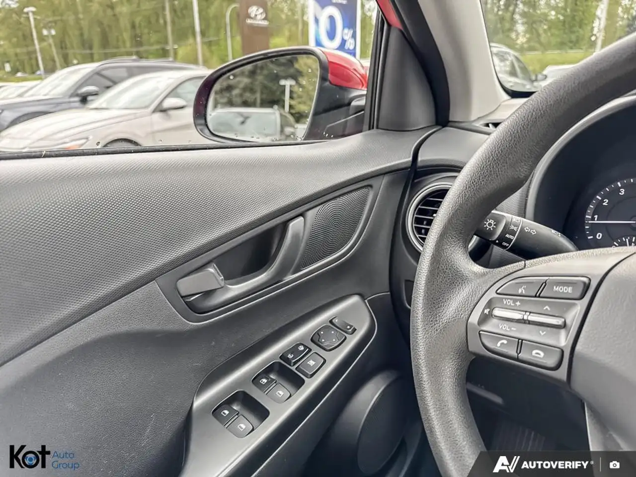 Hyundai KONA снимка Hyundai KONA