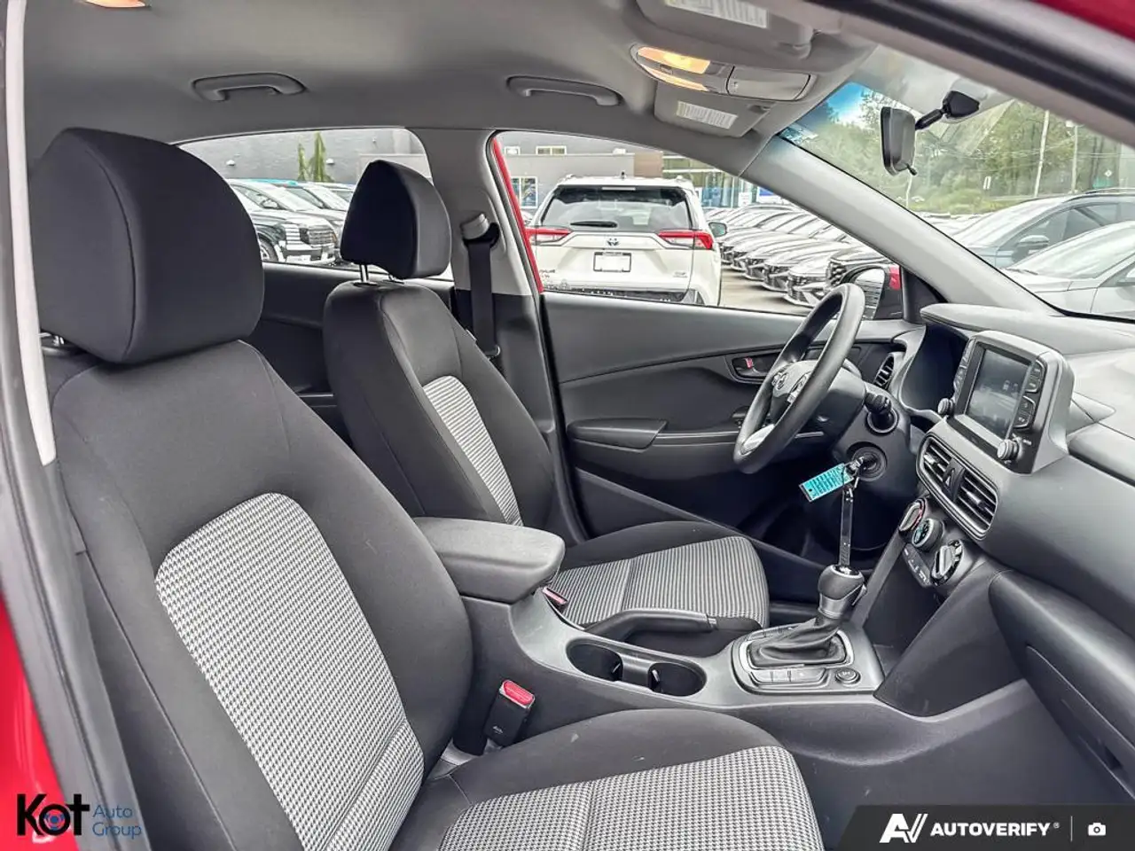 Hyundai KONA снимка Hyundai KONA