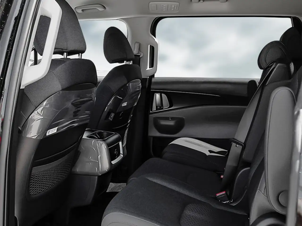 Kia Carnival снимка Kia Carnival