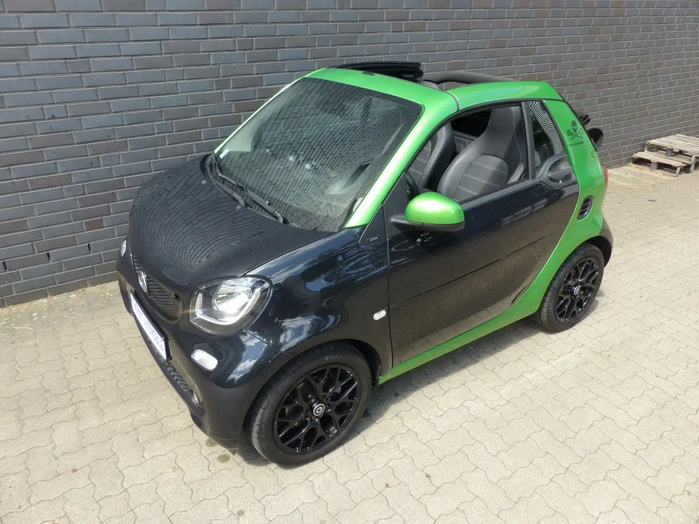 smart forTwo fortwo cabrio electric drive / EQ Leder Vert - 1