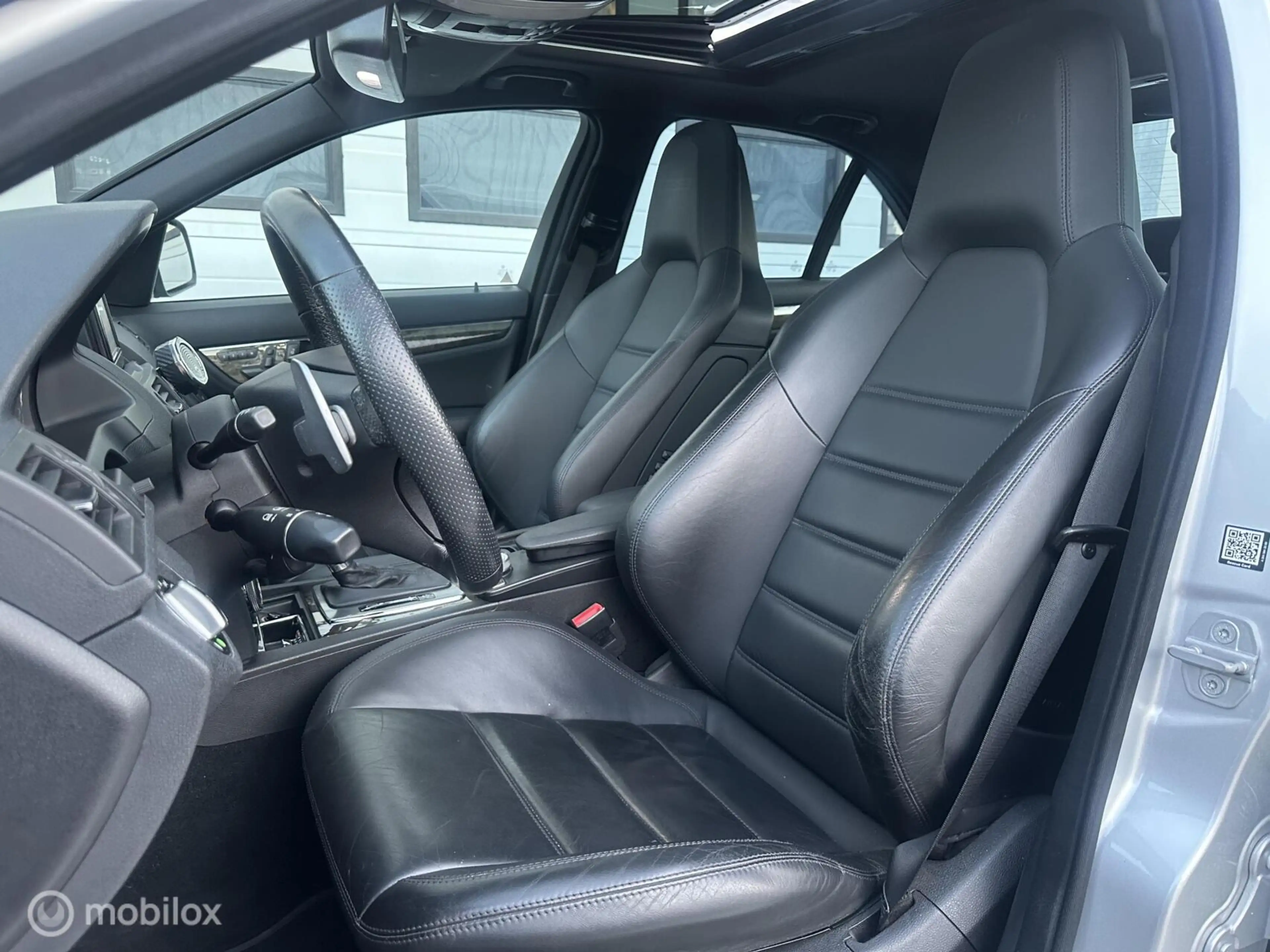 Mercedes-Benz C 63 AMG C63 V8 — photo 13