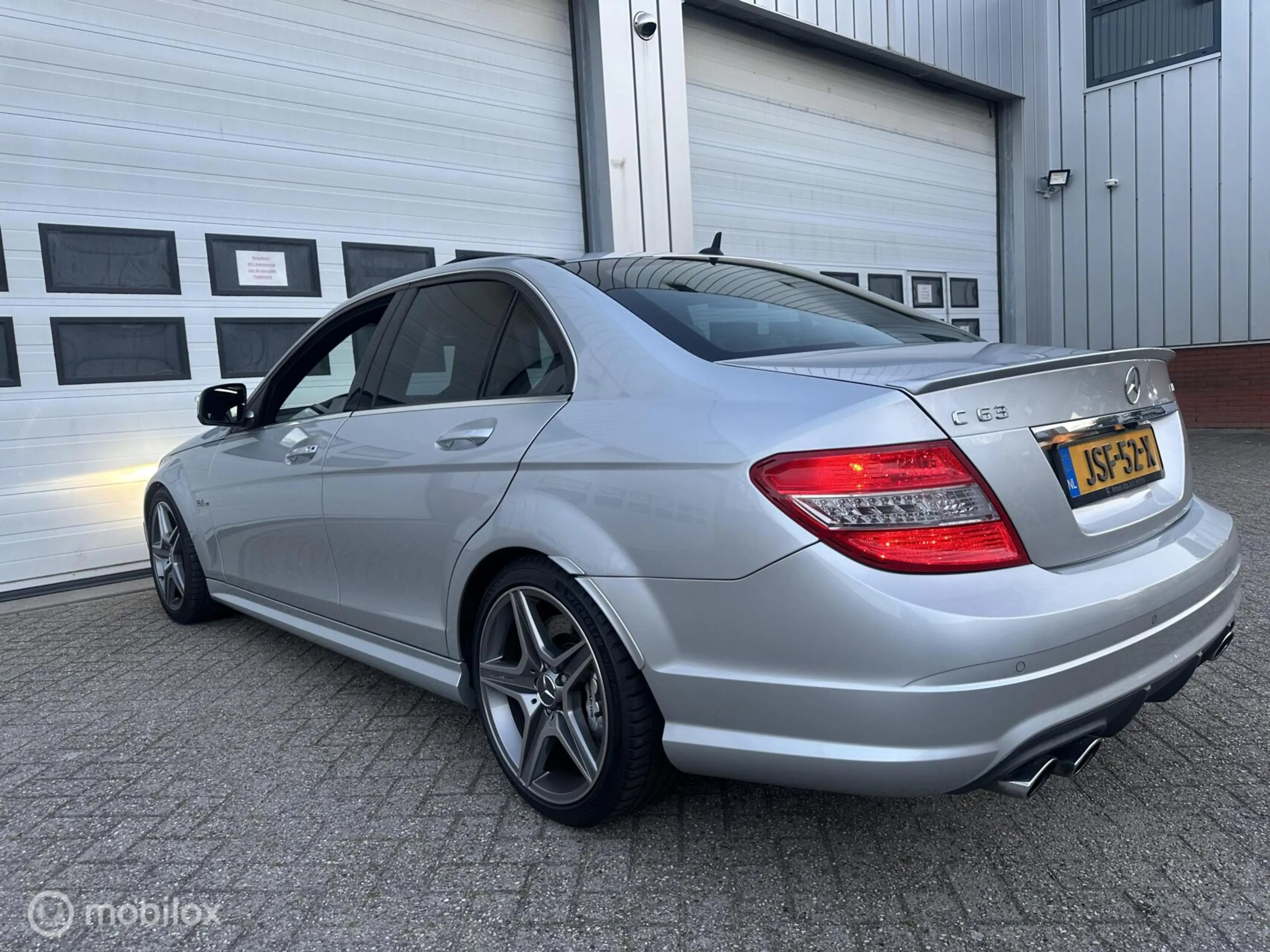 Mercedes-Benz C 63 AMG C63 V8 — photo 11