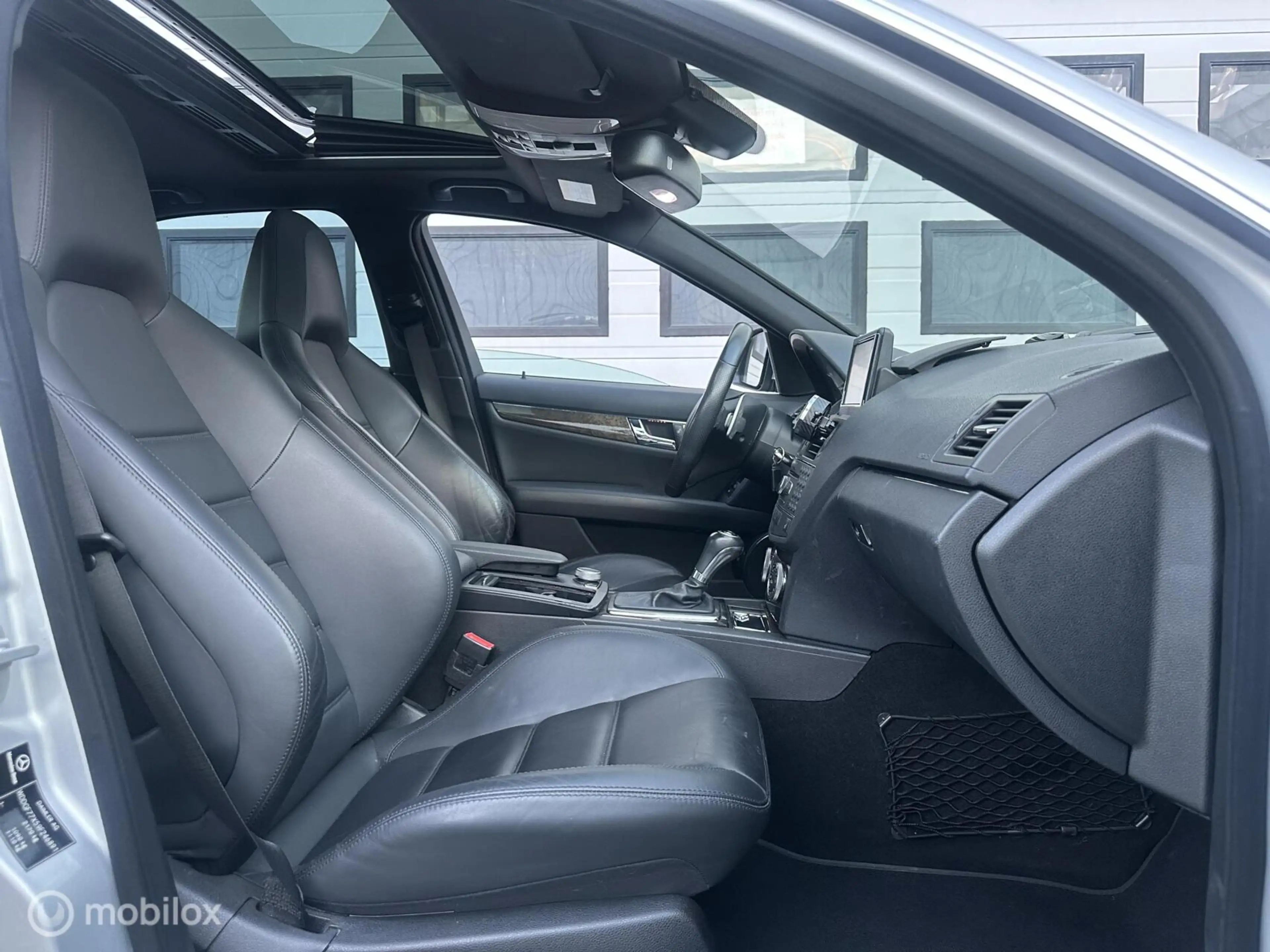 Mercedes-Benz C 63 AMG C63 V8 — photo 15