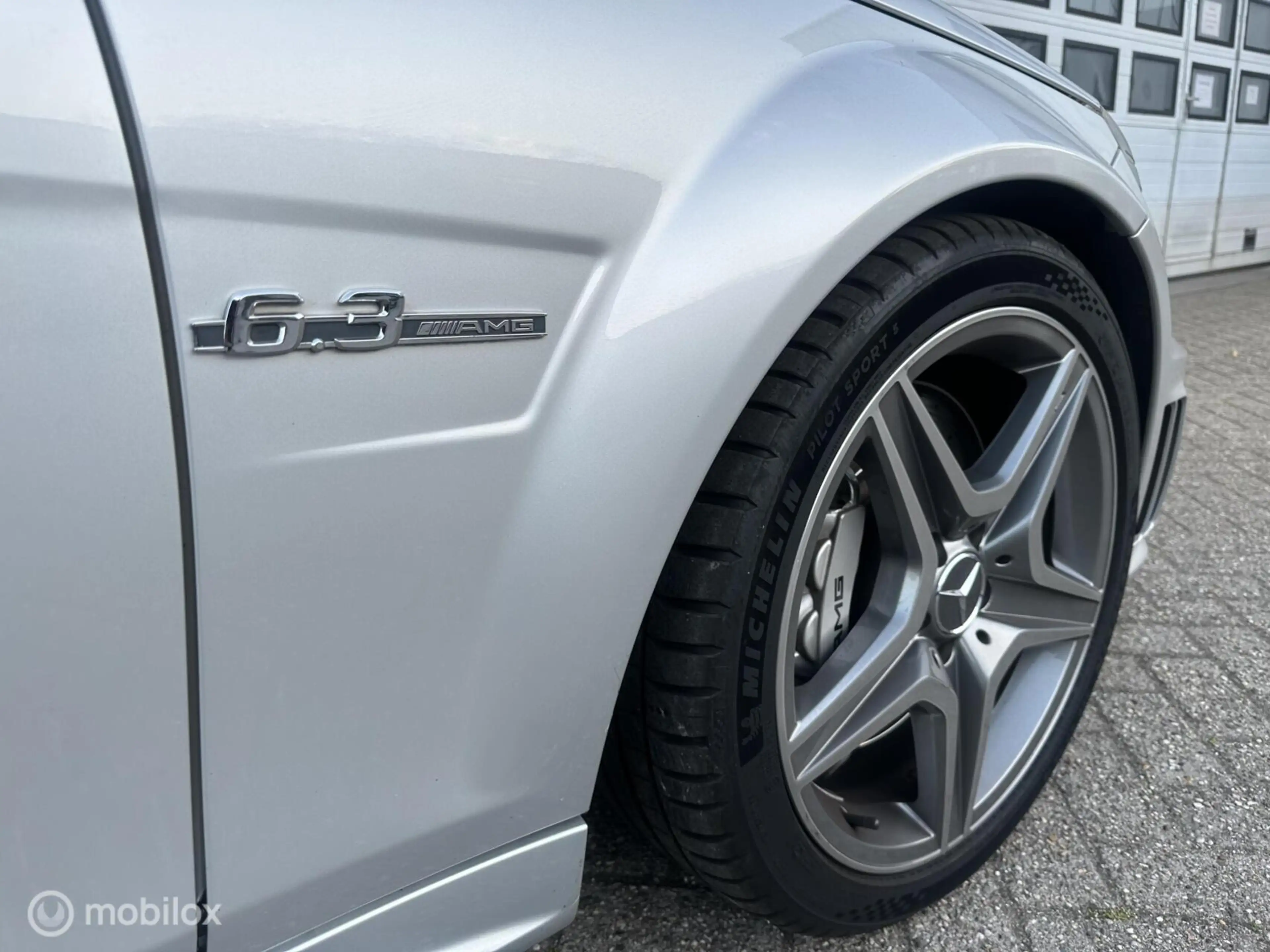 Mercedes-Benz C 63 AMG C63 V8 — photo 9
