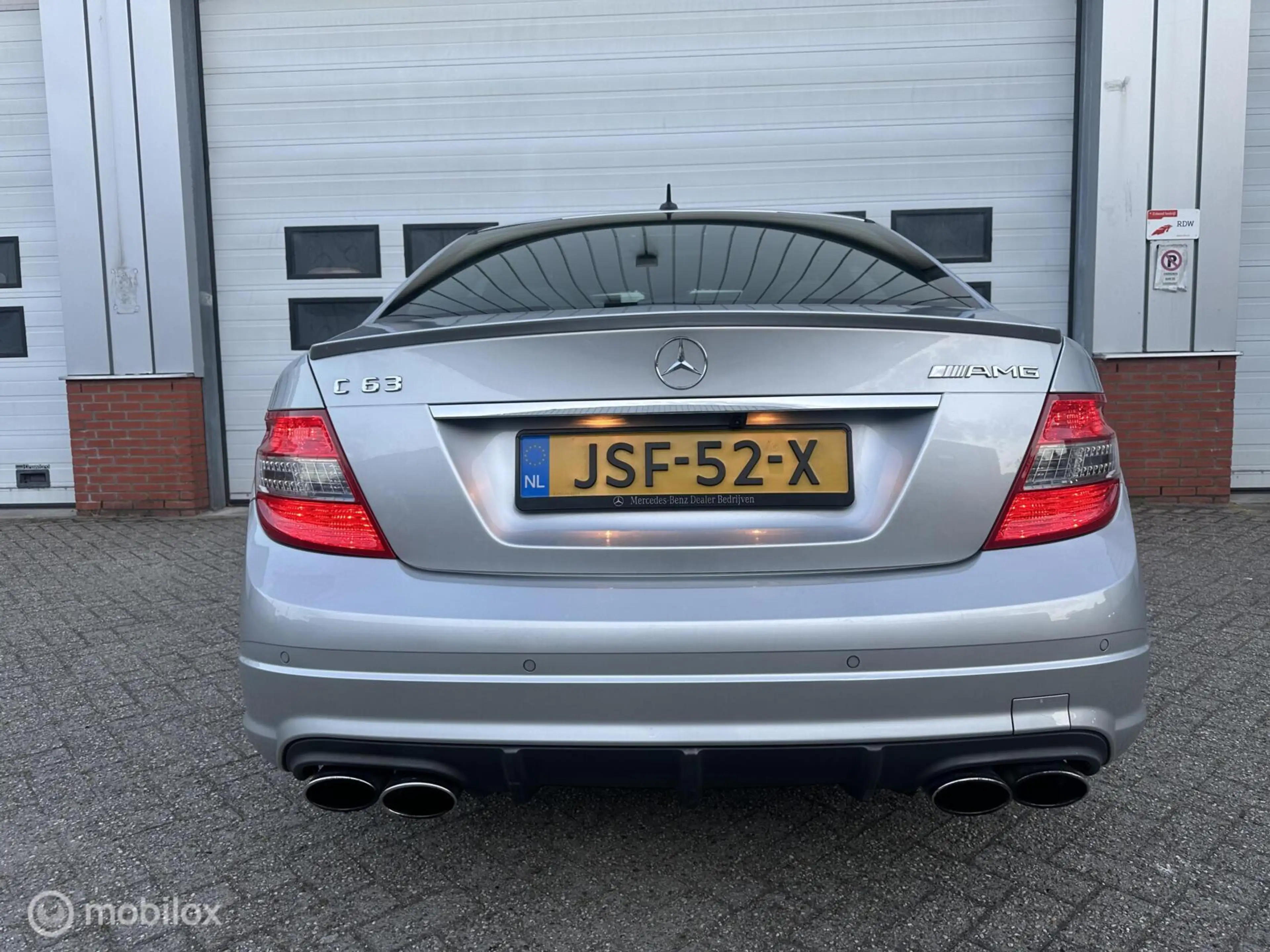 Mercedes-Benz C 63 AMG C63 V8 — photo 10