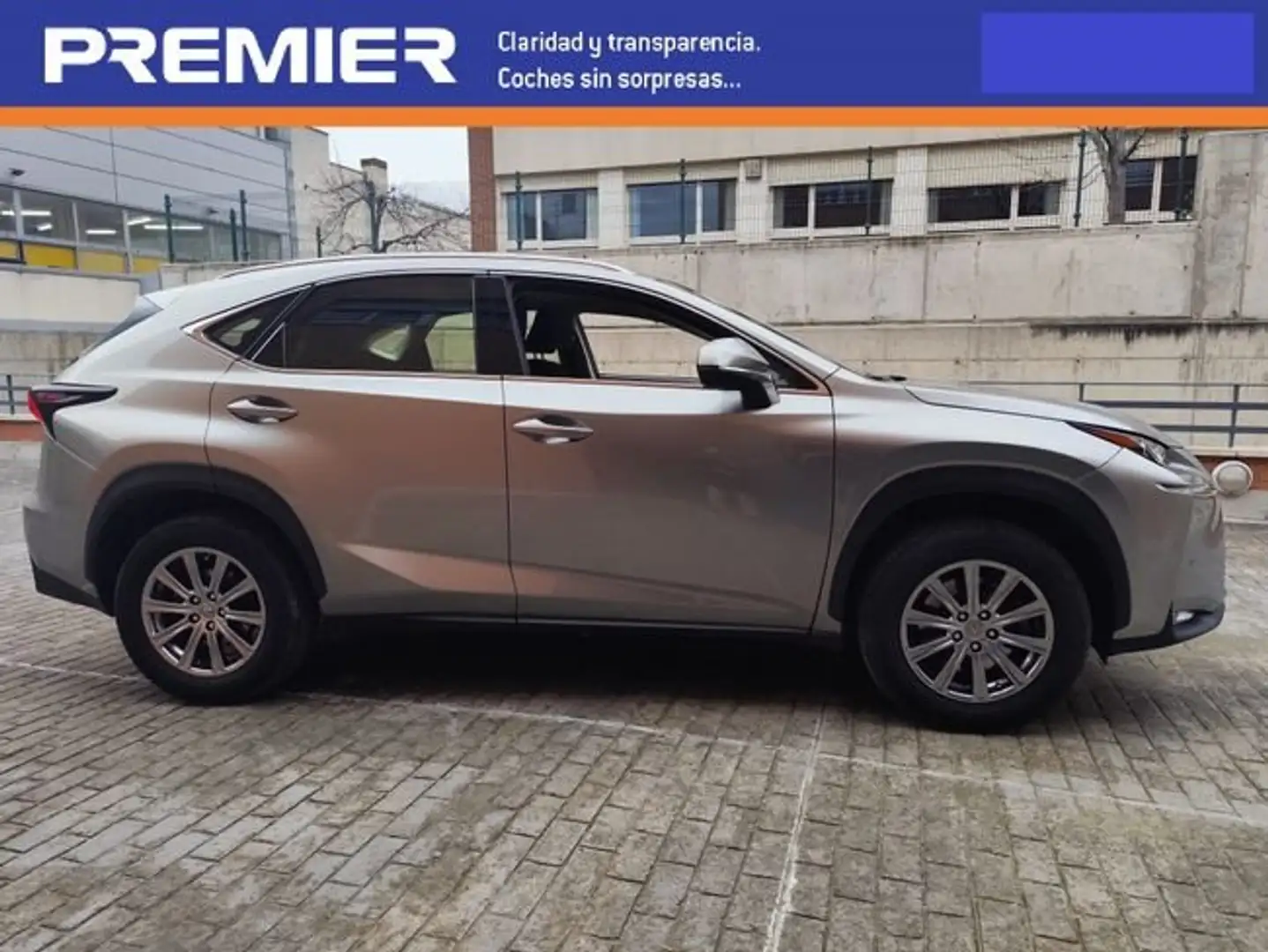 Lexus NX 300 300h Business 2WD Gris - 1