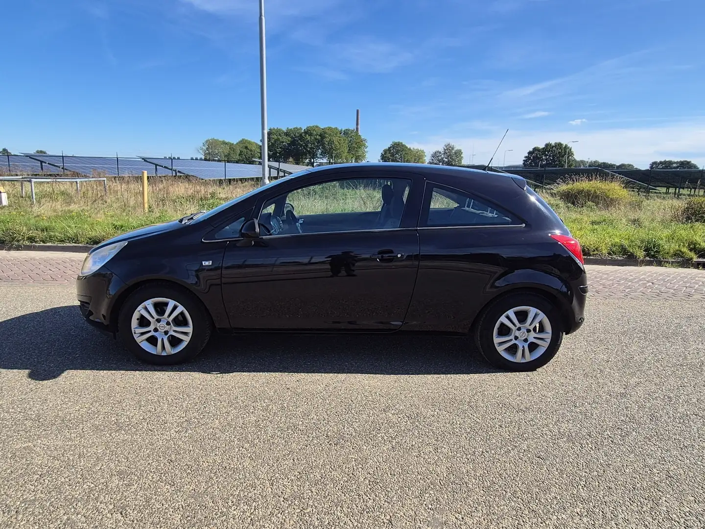Opel Corsa 1.4-16V Business Zwart - 2