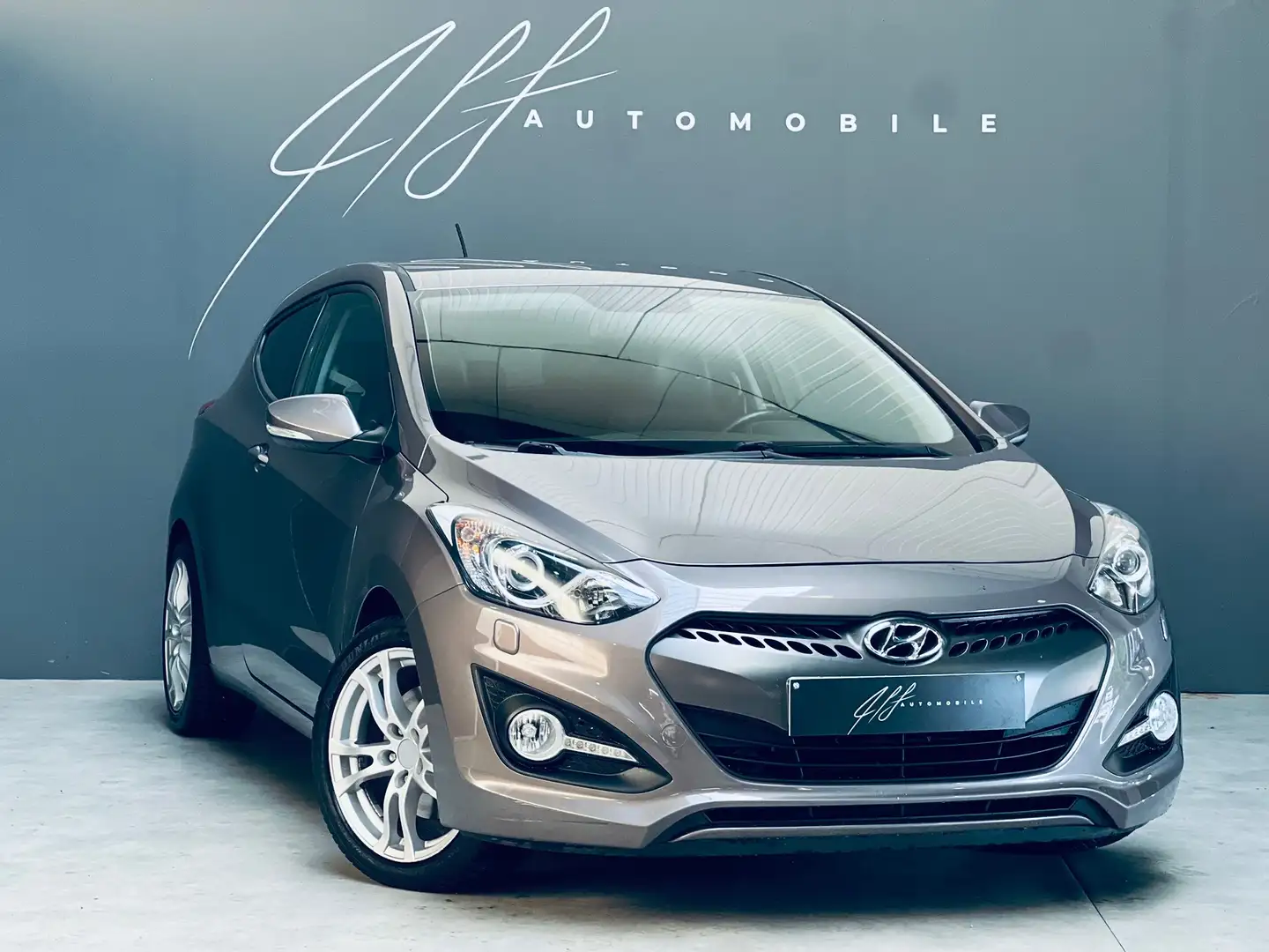 Hyundai i30 i30 1.6i Sport **AUTOMATIQUE**XÉNON** Beige - 1
