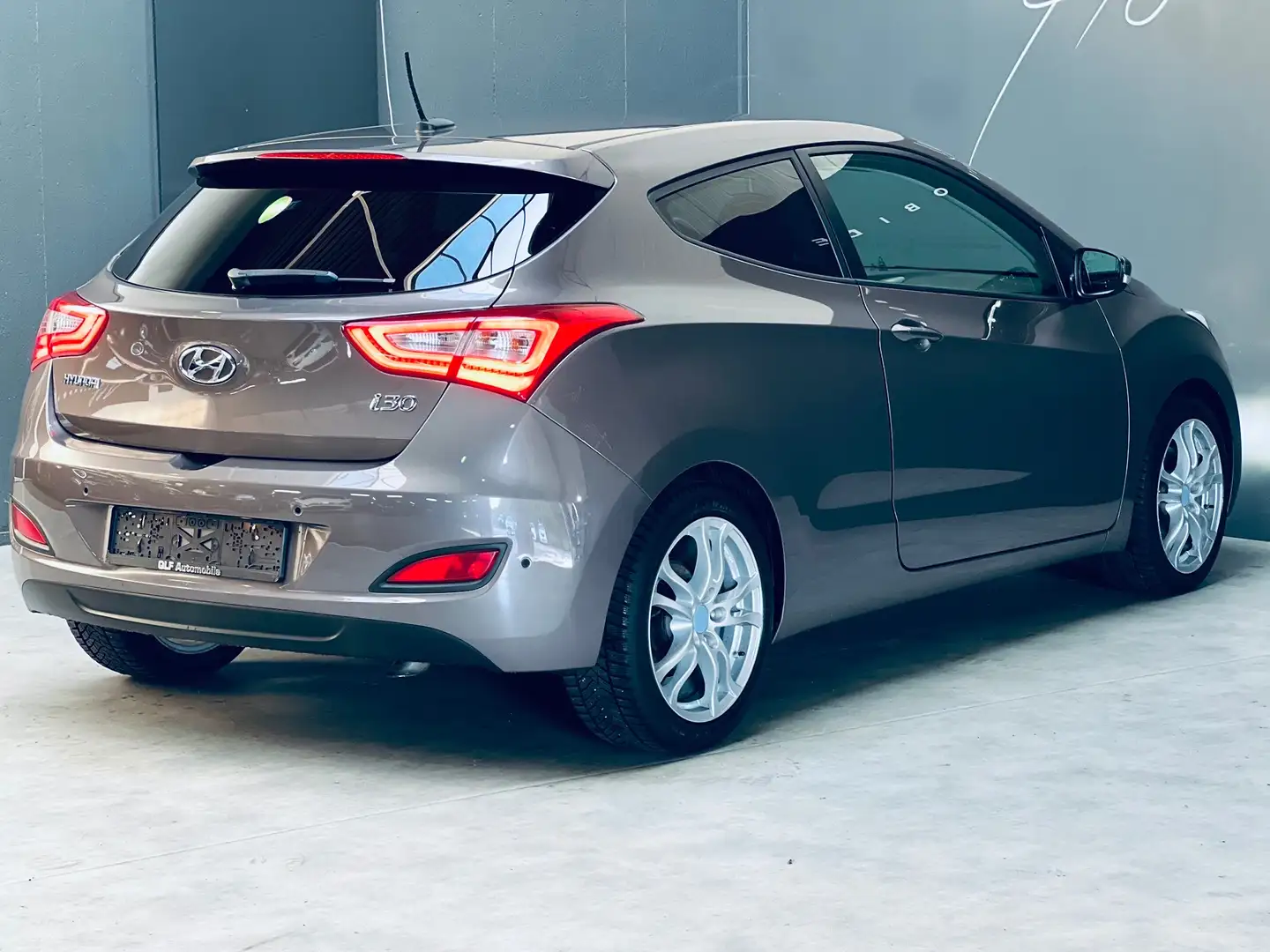 Hyundai i30 i30 1.6i Sport **AUTOMATIQUE**XÉNON** Beige - 2