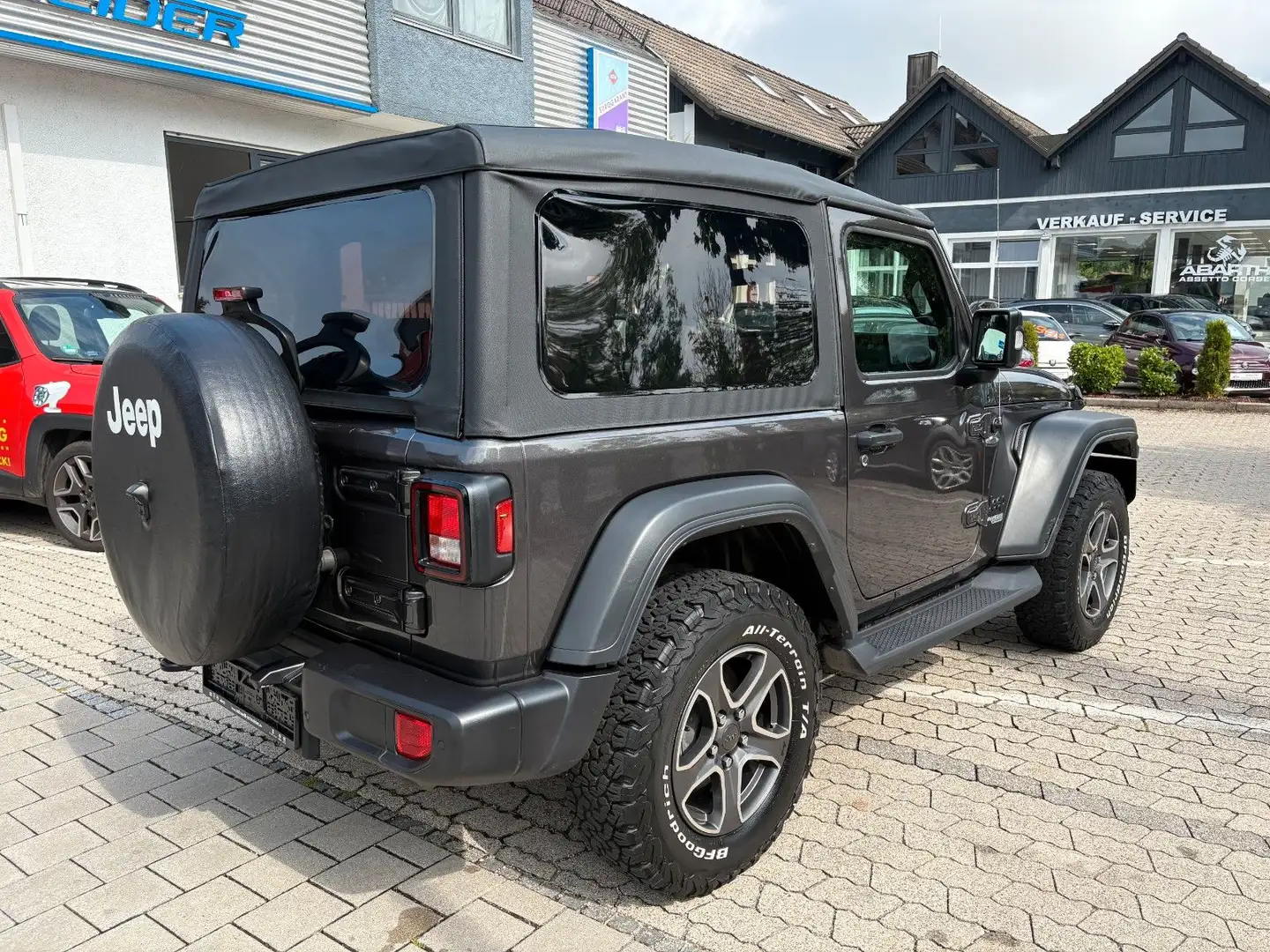 Jeep Wrangler / Wrangler Unlimited Sport - 2