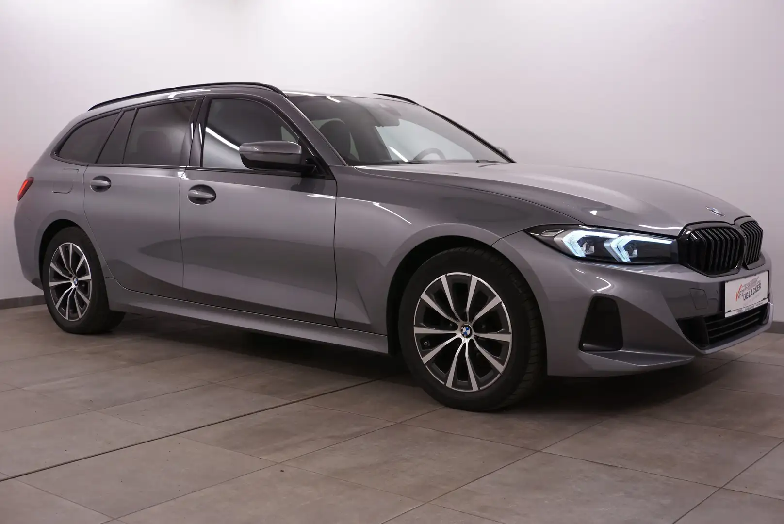 BMW 320 d Sport // Ambiente Beleuchtung // Grau - 1
