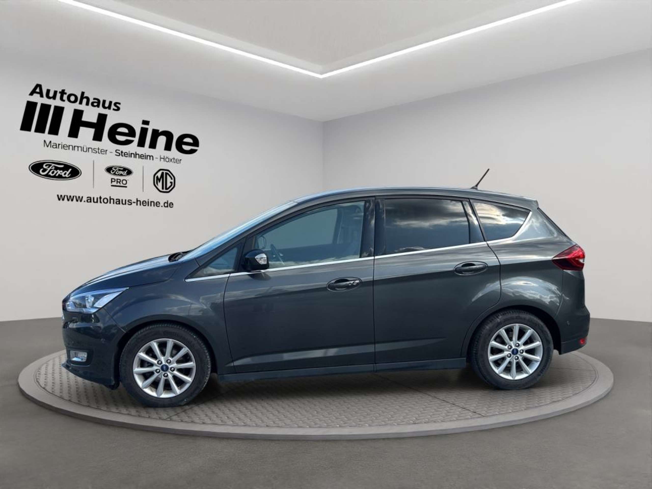 Fahrzeugabbildung Ford C-Max Titanium 1.0 EcoBoost *Start-Stopp-System*AHK*NAVI - mit KI generiert/bearbeitet