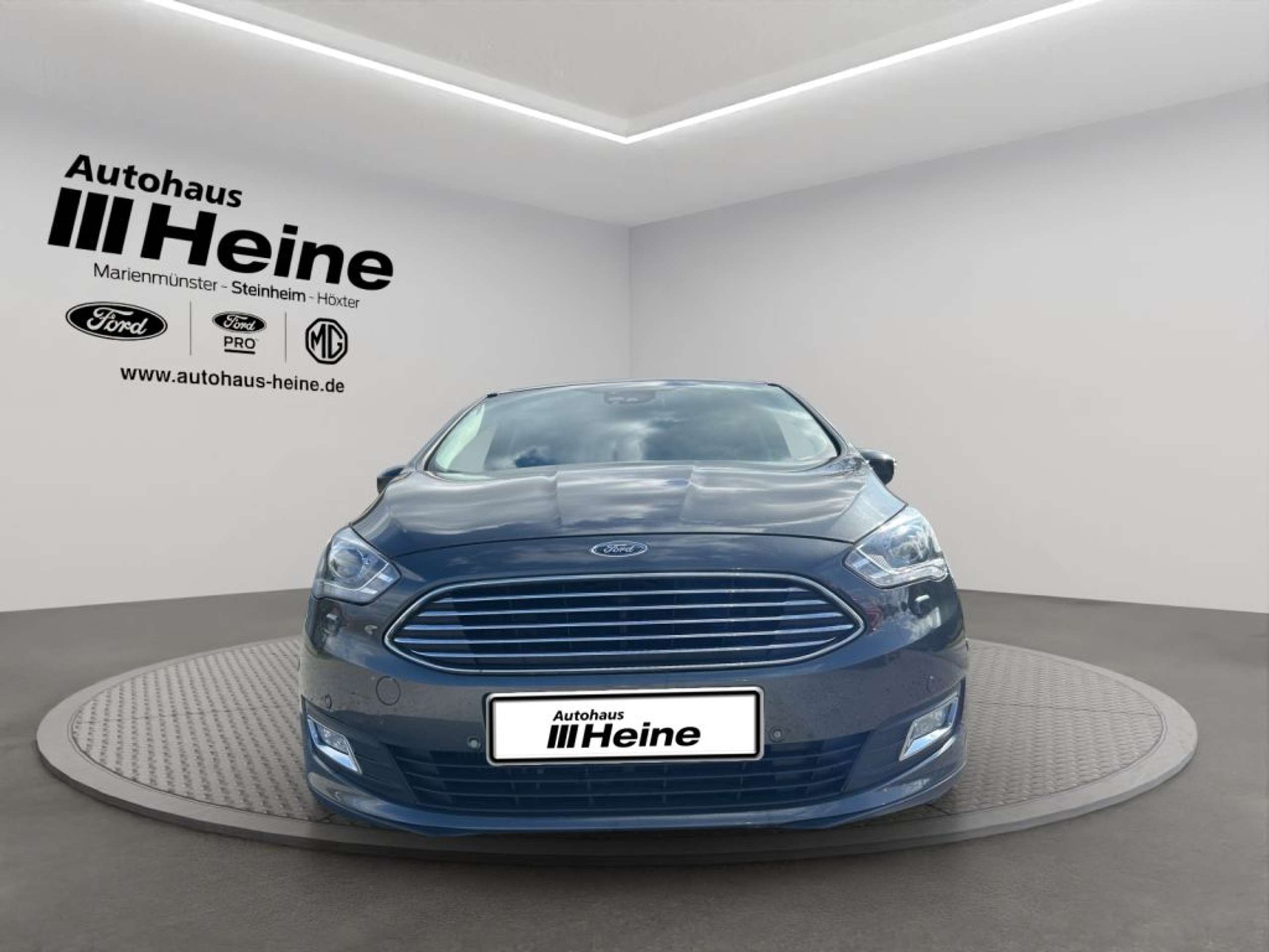 Fahrzeugabbildung Ford C-Max Titanium 1.0 EcoBoost *Start-Stopp-System*AHK*NAVI - mit KI generiert/bearbeitet