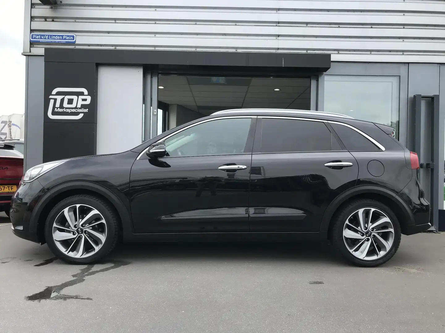 Kia Niro 1.6 Hybrid Design Edition Zwart - 2