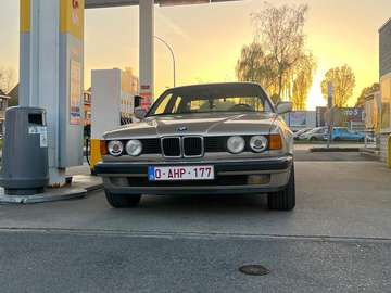 735 Li