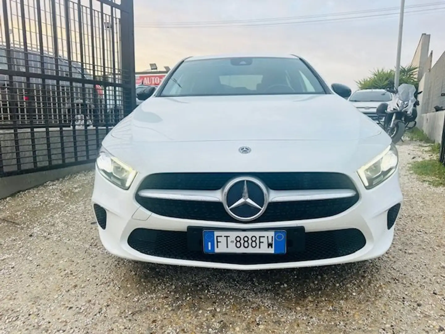 Mercedes-Benz A 180 d Premium auto Wit - 2