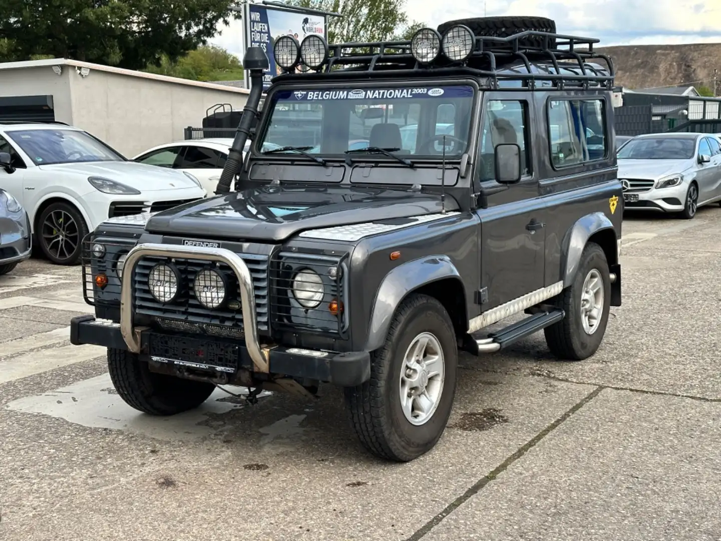 Land Rover Defender 90 E Station Wagon/Motor 2,5 Ltr. Чорний - 1