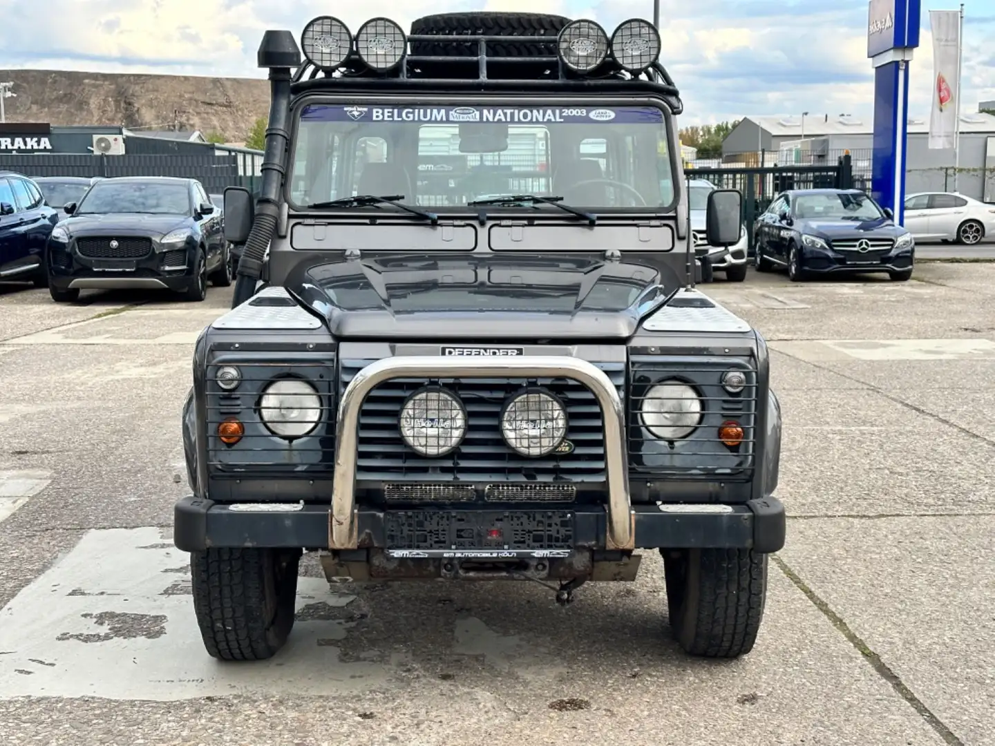 Land Rover Defender 90 E Station Wagon/Motor 2,5 Ltr. Чорний - 2