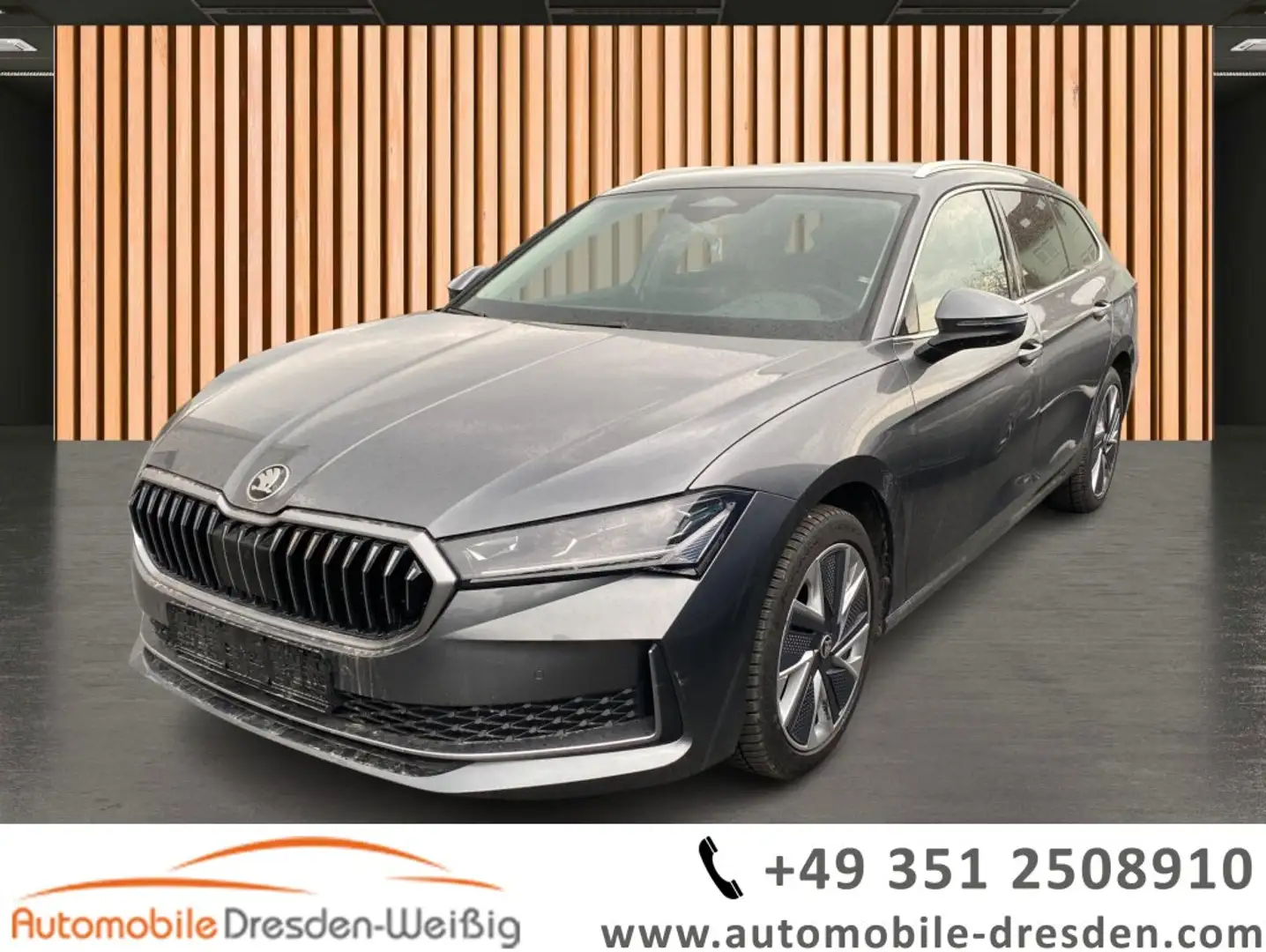 Skoda Superb Combi 2.0 TDI DSG 4x4 Selection*Navi*AHK* Grau - 1