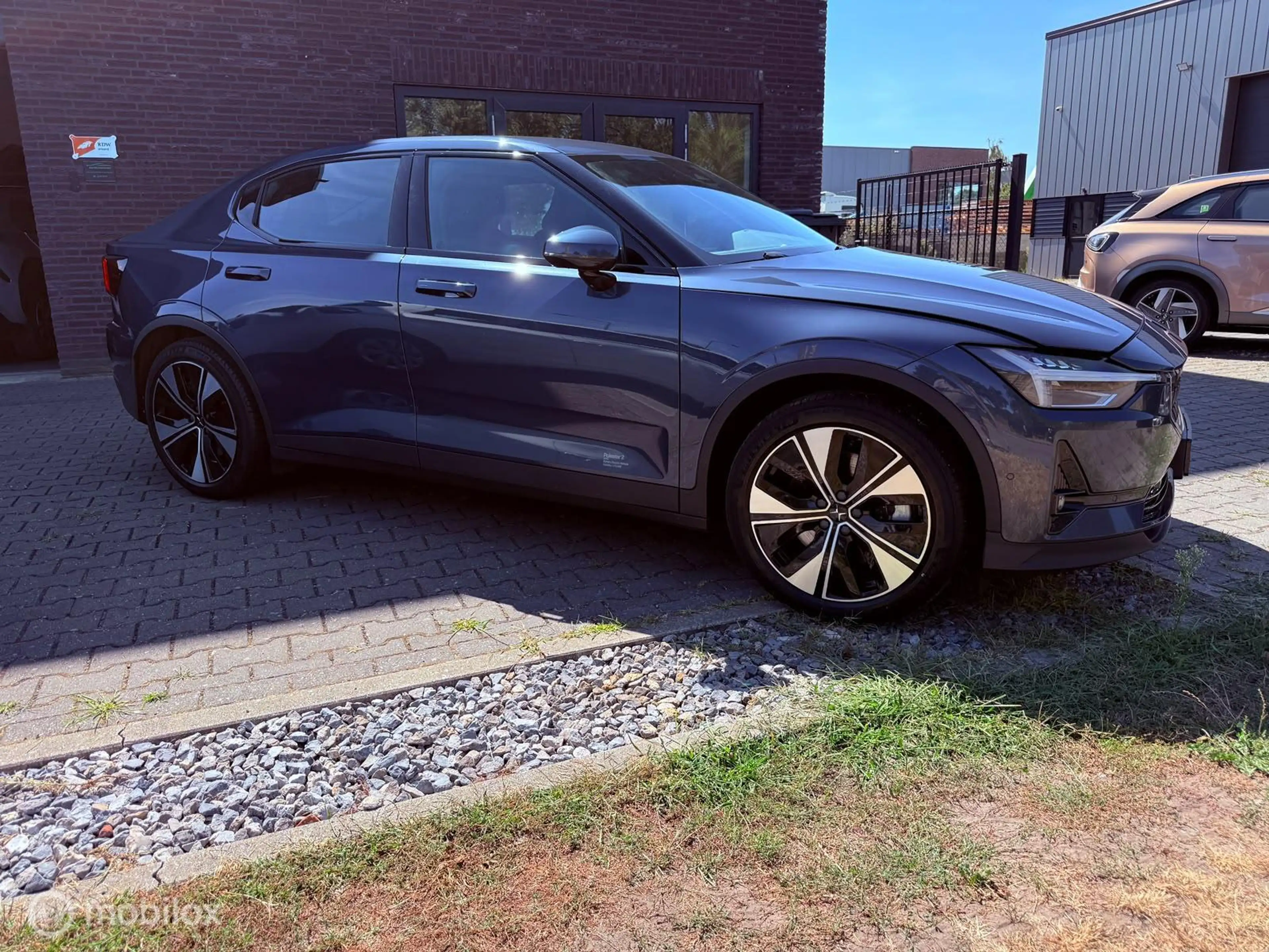 Polestar 2 Long Range Single Motor 78 kWh 2023 — photo 5