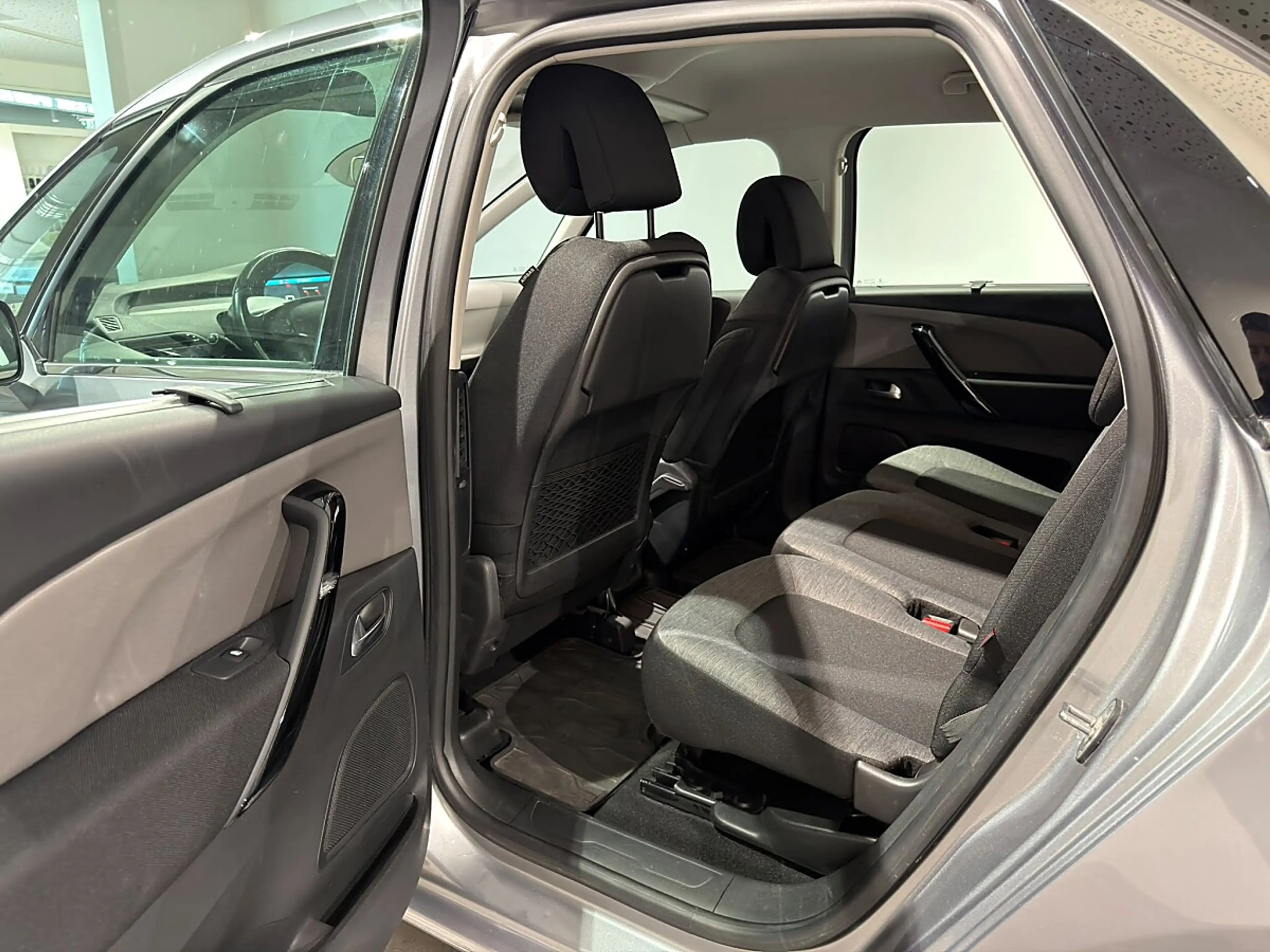 Citroen C4 SpaceTourer C4 Spacetourer PureTech 130 S&S 6-Gang Feel Edi... — photo 8