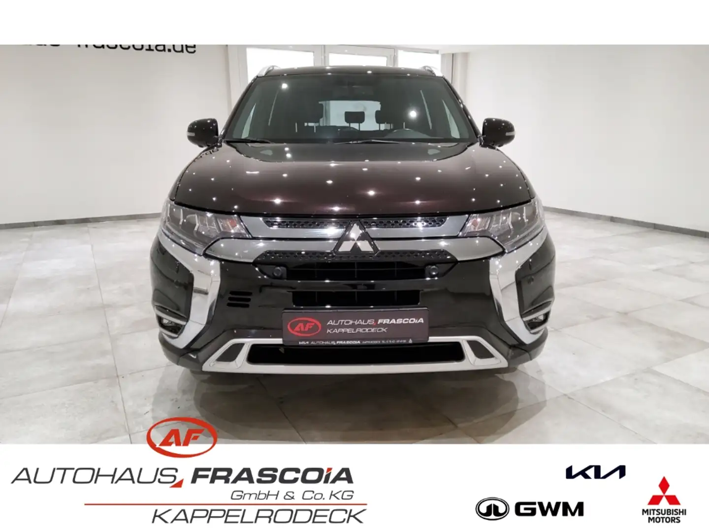Mitsubishi Outlander 2.4 PLUS Spirit 4WD Leder Navi 360grad Kam AHK abn Noir - 2