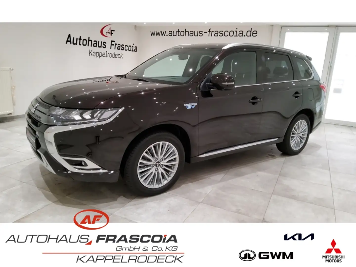 Mitsubishi Outlander 2.4 PLUS Spirit 4WD Leder Navi 360grad Kam AHK abn Noir - 1