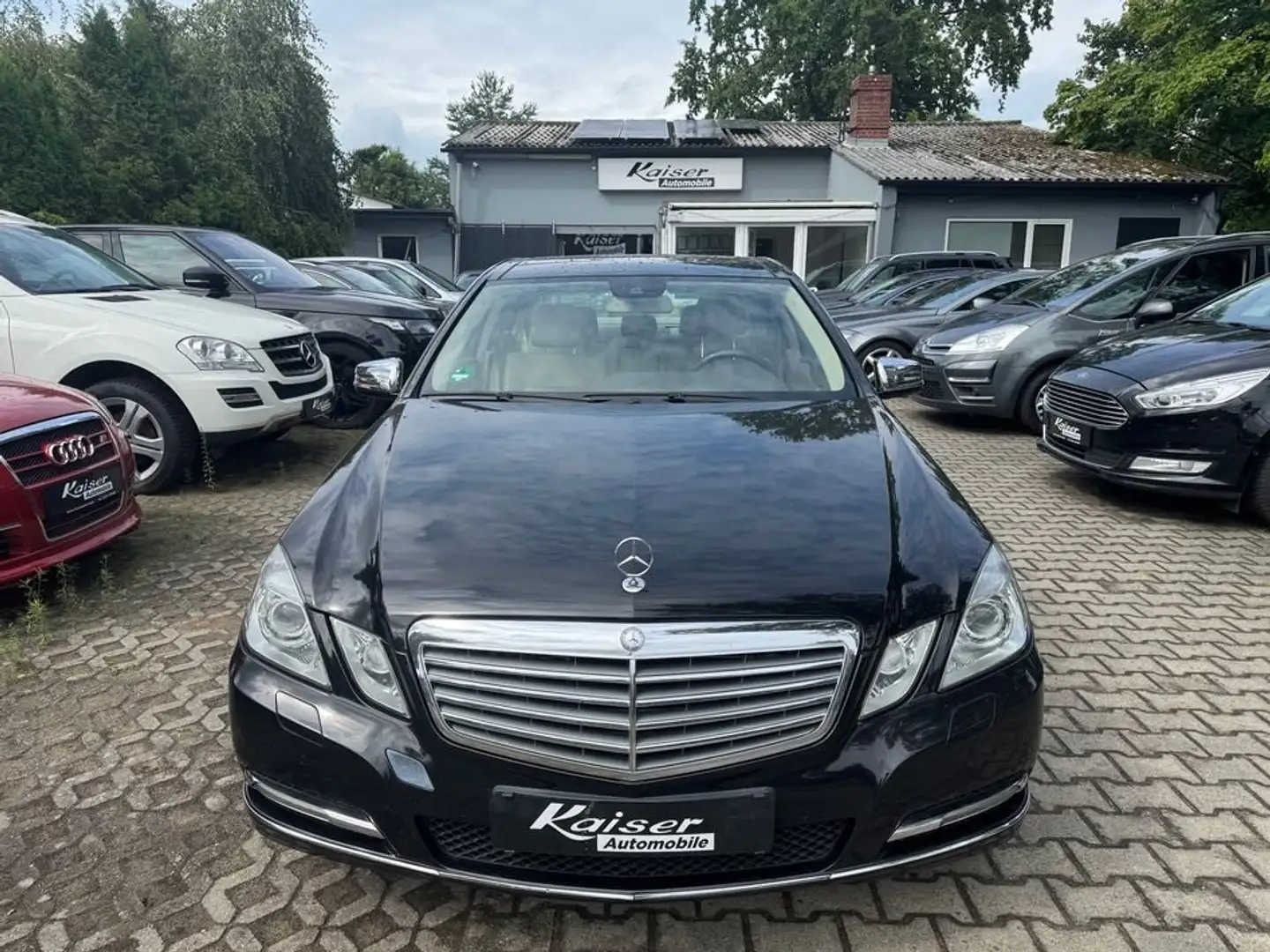 Mercedes-Benz E 350 CGI-Vollausstattung-Top Zustand-Super Historie Noir - 2