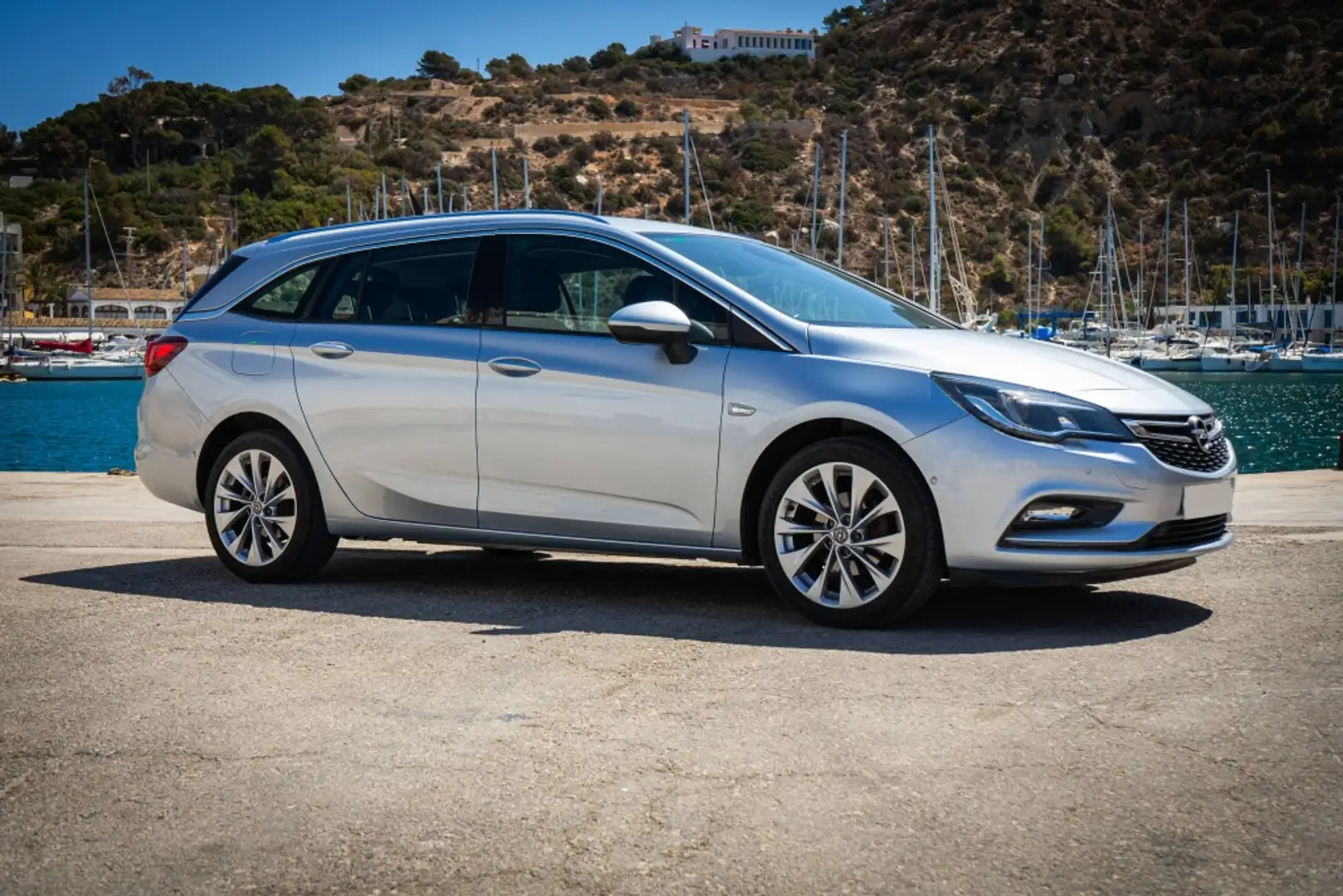 Opel Astra 1.4T S/S Excellence 150 Gris - 1