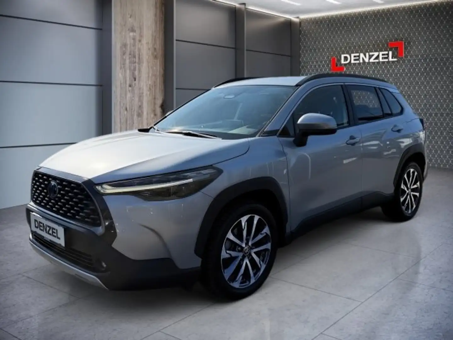 Toyota Corolla Cross 2,0 4x4 Silber - 1