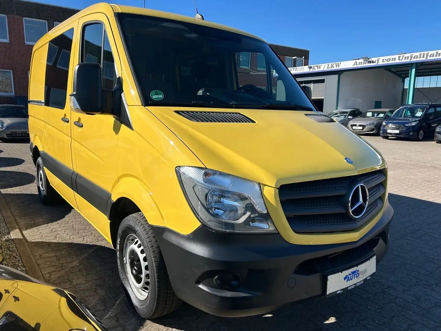 Mercedes-Benz Sprinter II Kasten 310 CDI *1.Hand* Yellow - 2