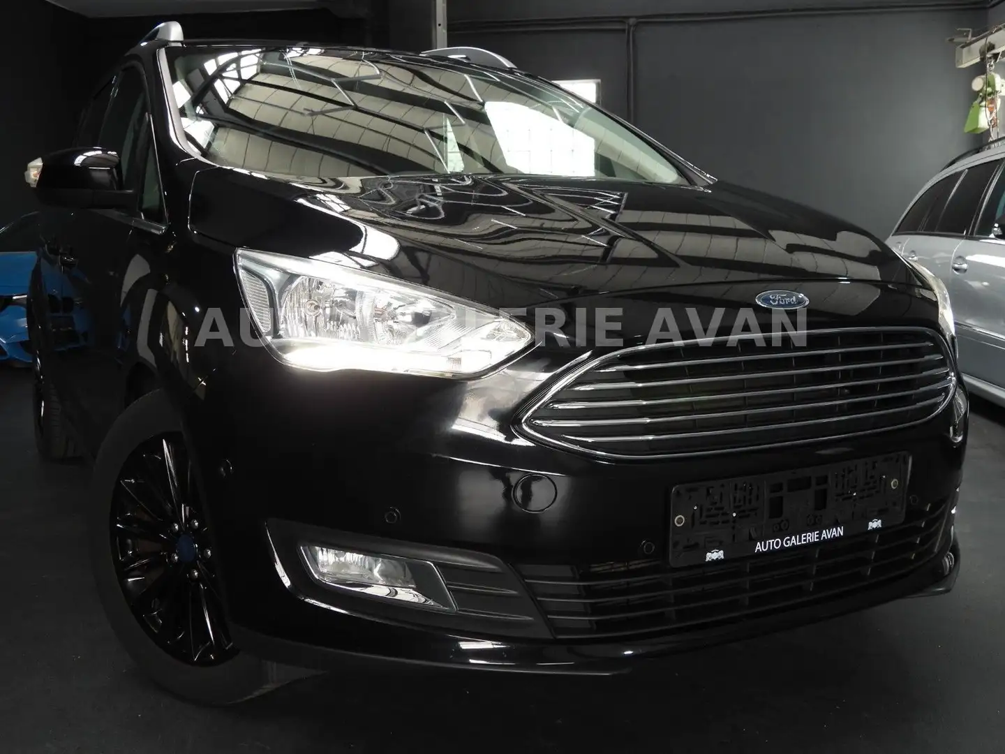 Ford Grand C-Max GRAND C-MAX 1.5 TITANIUM Schwarz - 1