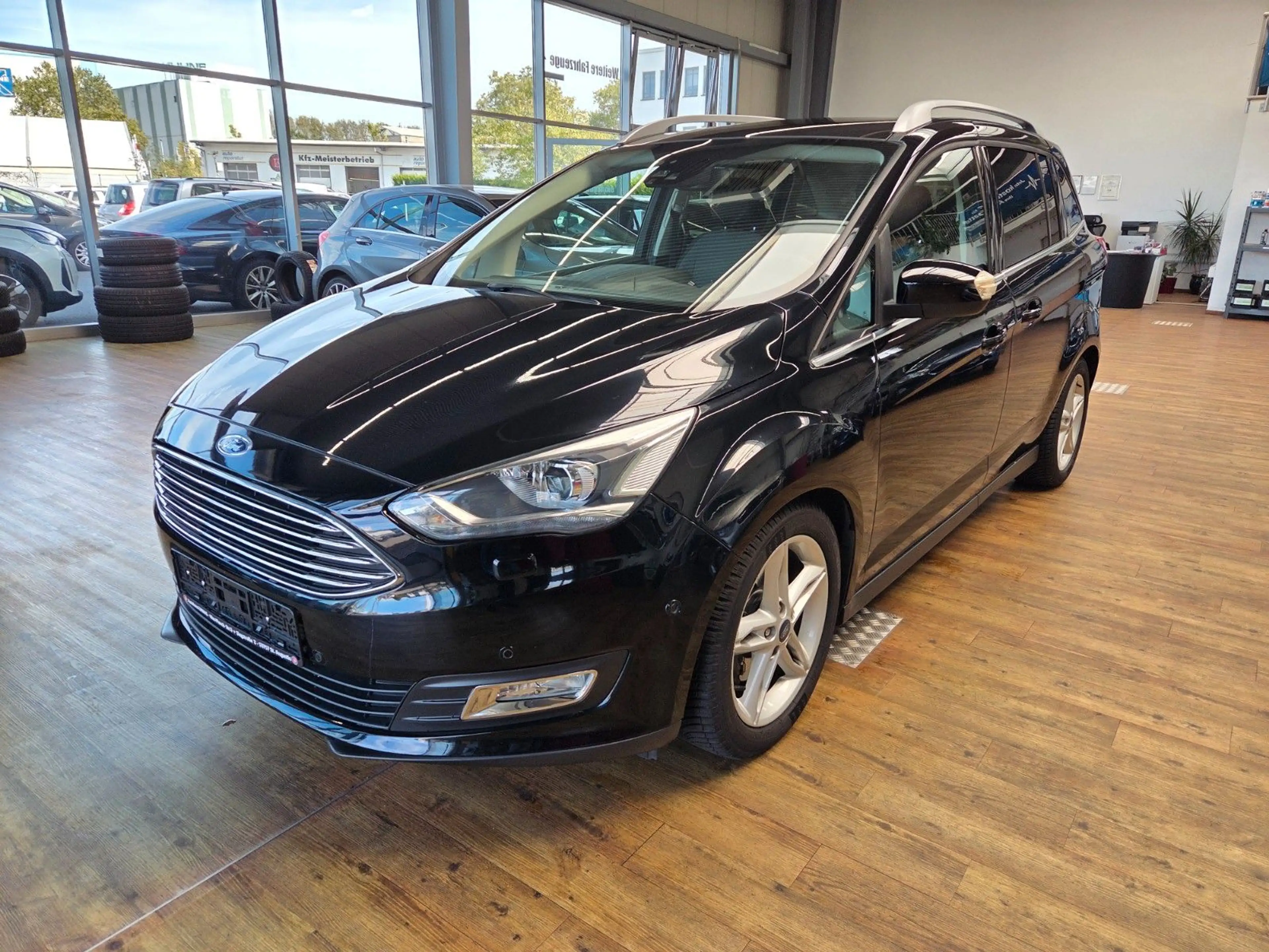 Ford Grand C-Max Grand C-MAX Titanium 7Sitze — photo 3