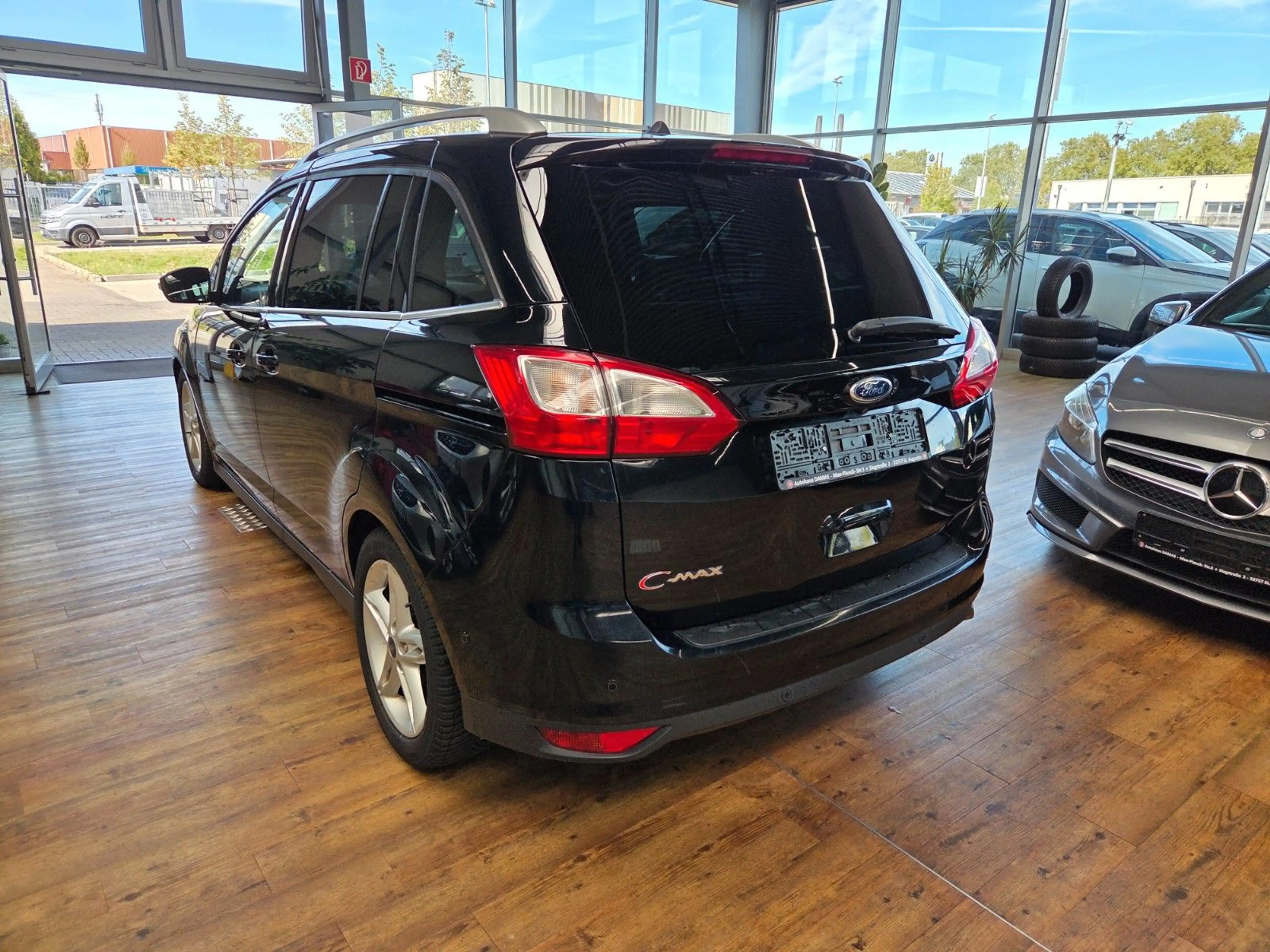 Ford Grand C-Max Grand C-MAX Titanium 7Sitze — photo 4