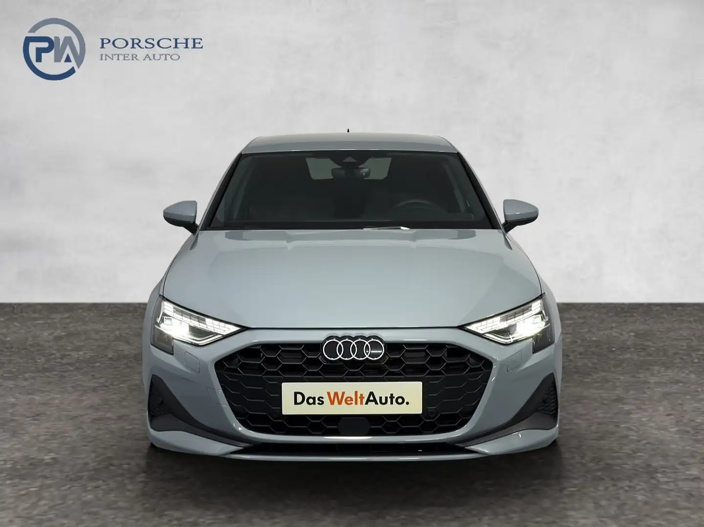 Audi A3 30 TFSI Grau - 2