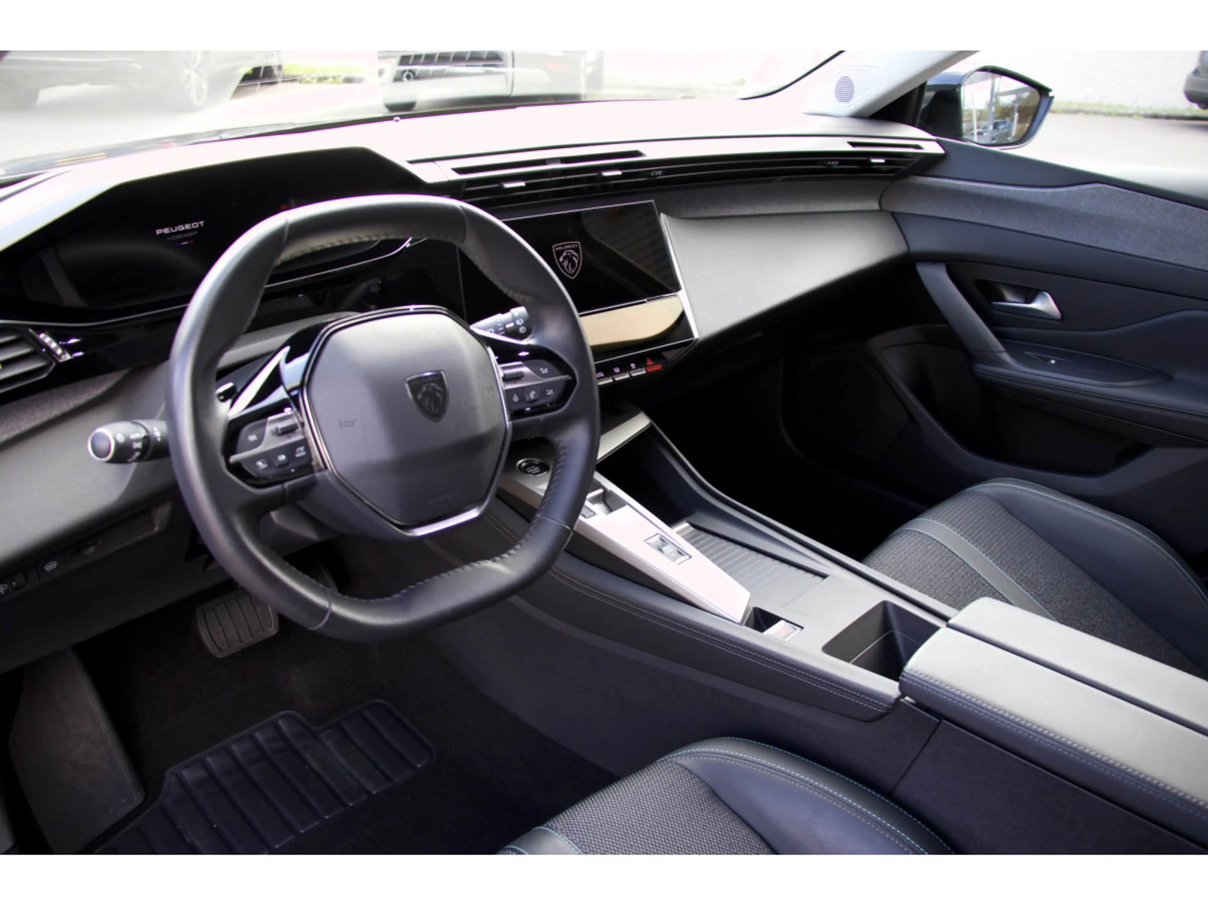 Peugeot 308 1.5 BlueHDi 130 EAT8 Allure ACC 360° Navi LED PDC — photo 9