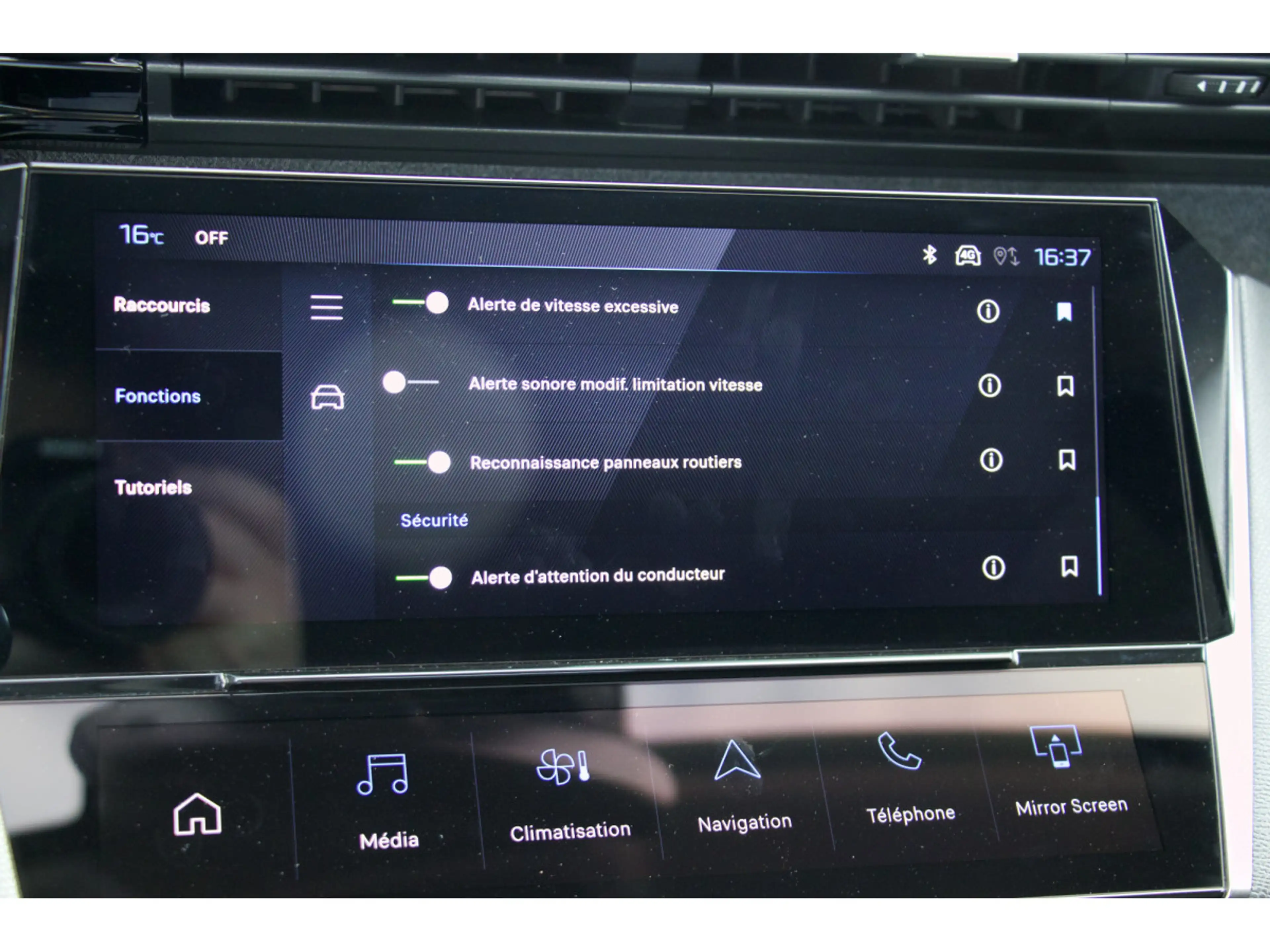 Peugeot 308 1.5 BlueHDi 130 EAT8 Allure ACC 360° Navi LED PDC — photo 15